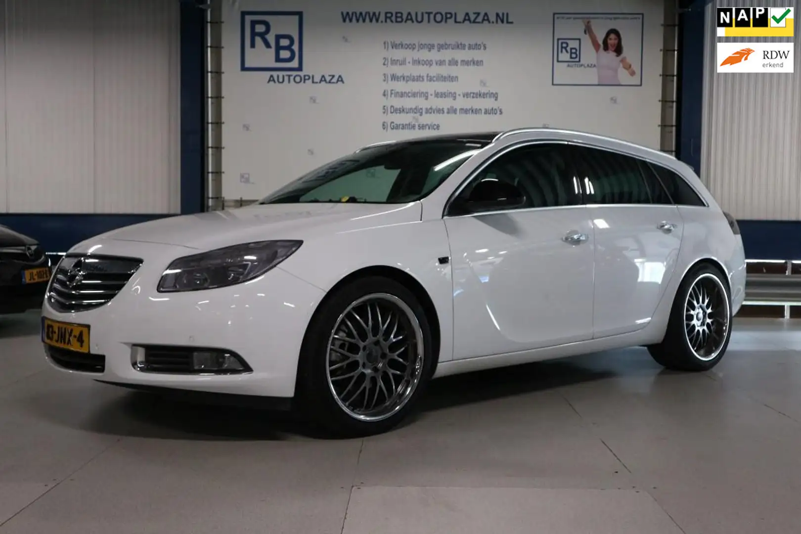 Opel Insignia Sports Tourer 2.0 T Sport / PANO / CARPLAY / 18 IN Wit - 1