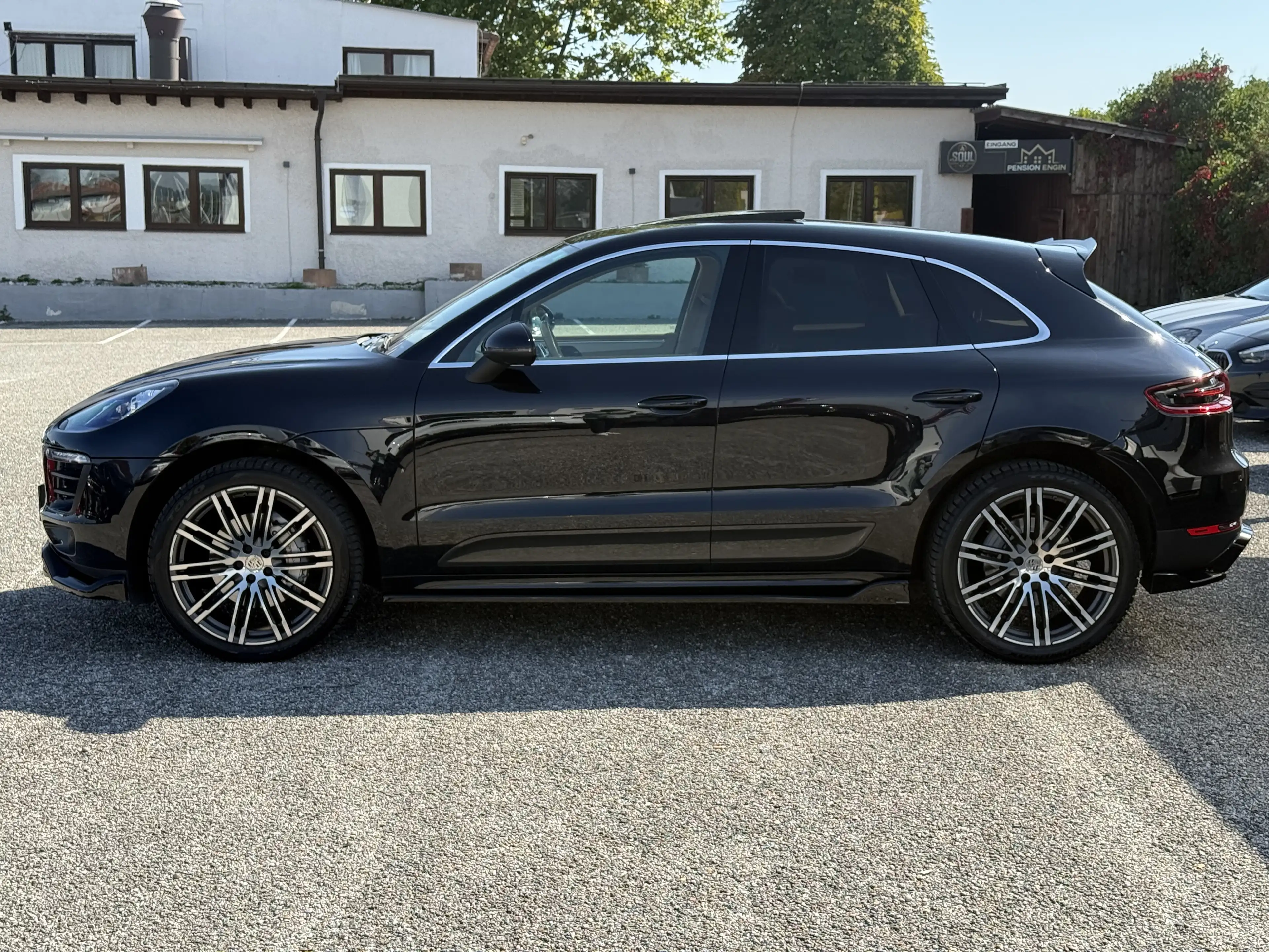 Porsche Macan S 3,0 21 Zoll Räder — photo 9