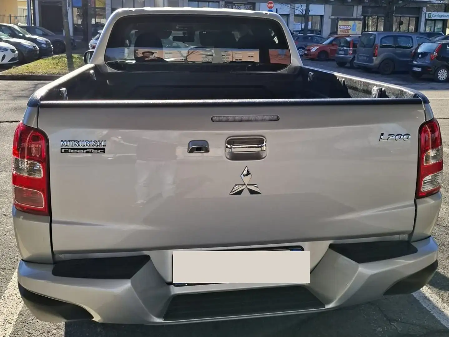 Mitsubishi L200 L200 d.cab 2.4d Intense 4wd 154cv N1 E6 Сірий - 2