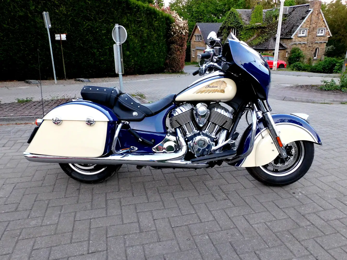 Indian Chieftain 111 ( 1811 cc)full options ,3500 km,garantie 1 an Bleu - 1