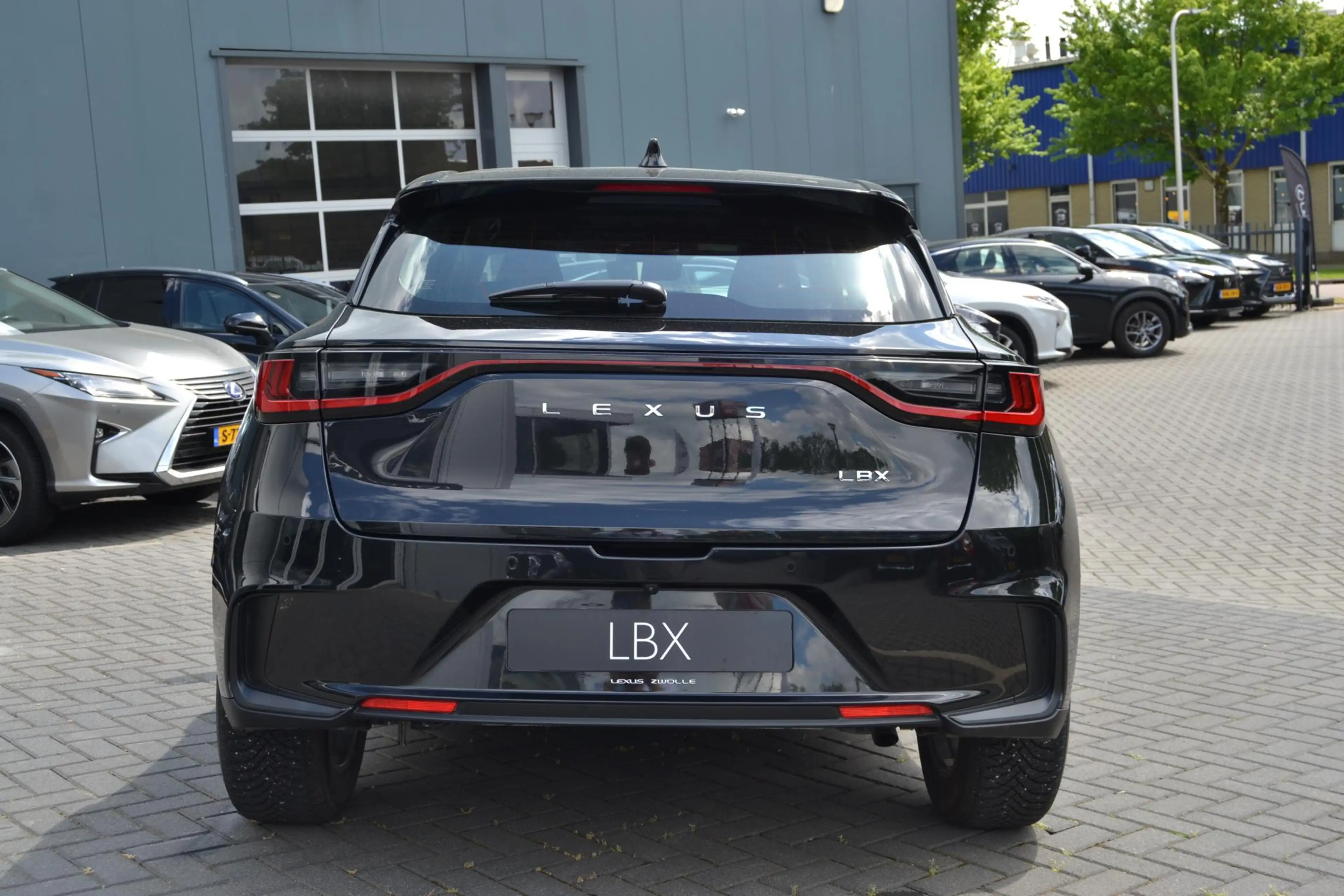 Lexus LBX 2WD STOELVERW STUURVERW PARK-SENSOR BLIND-SPOT CAR — photo 4