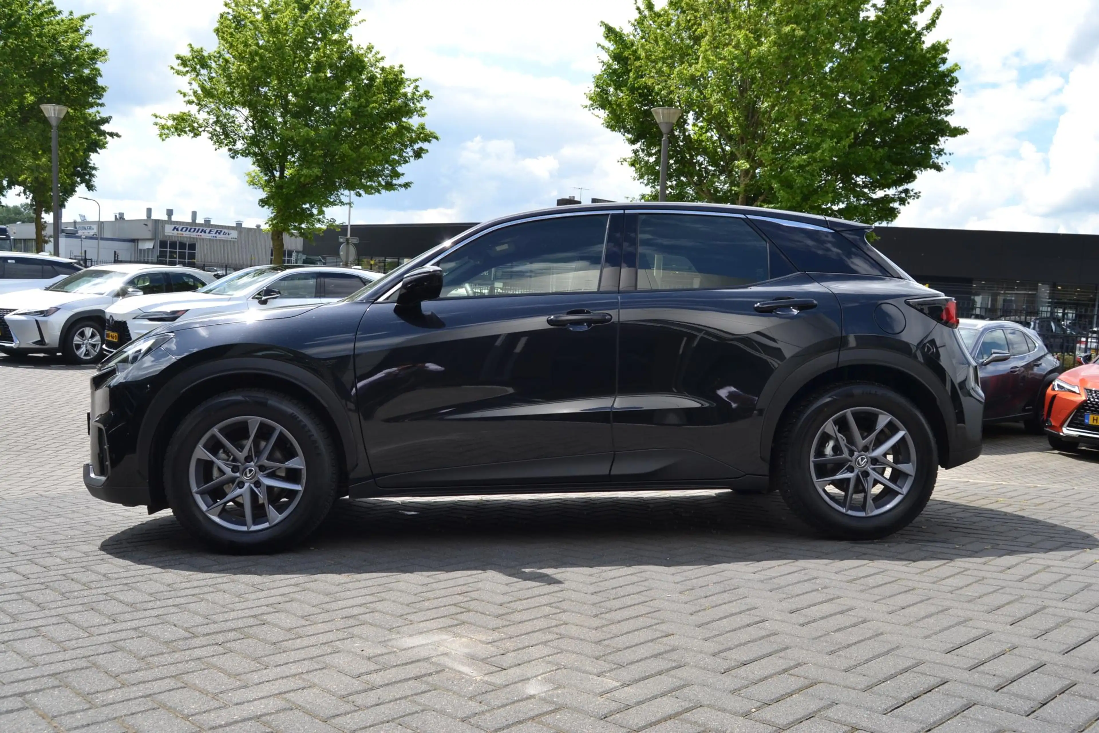 Lexus LBX 2WD STOELVERW STUURVERW PARK-SENSOR BLIND-SPOT CAR — photo 6
