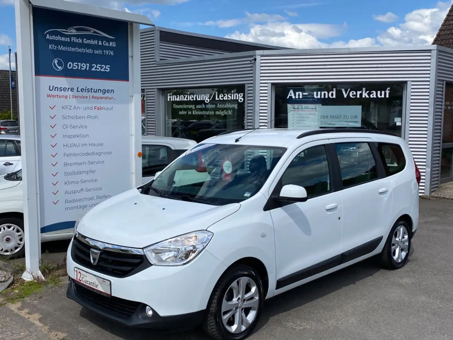 Dacia Lodgy Prestige/Navi/Klima/PDC/ALU/Freisprech. Weiß - 1