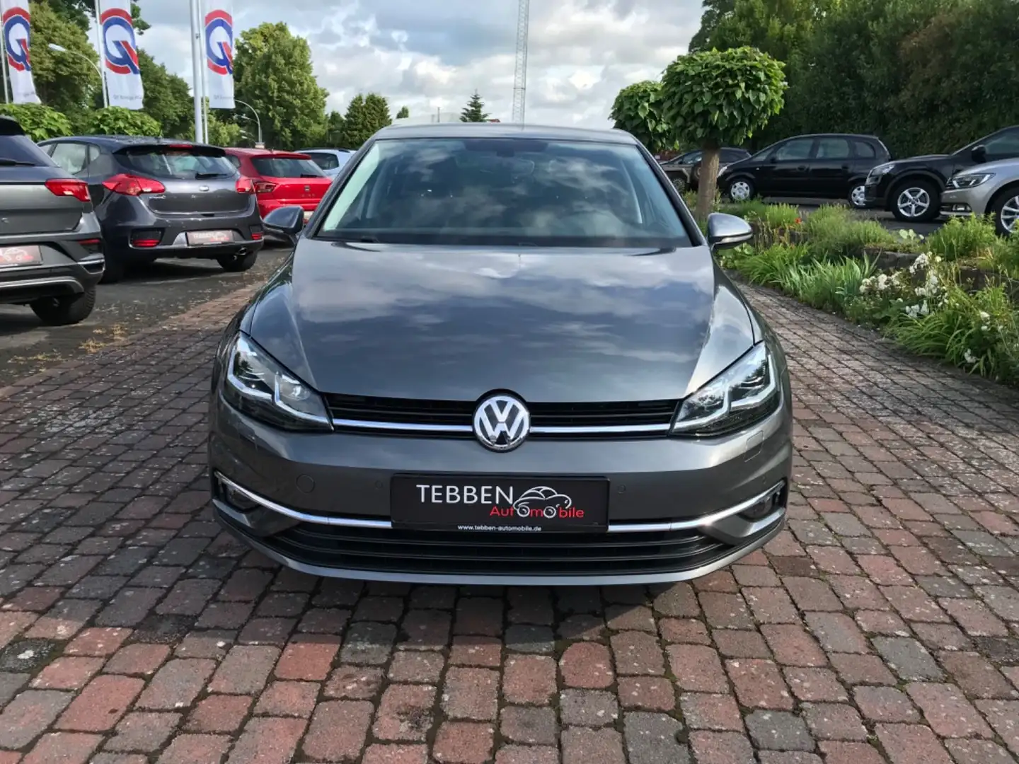 Volkswagen Golf VII Lim. Highline BMT/Start-Stopp*Automatik Grau - 2
