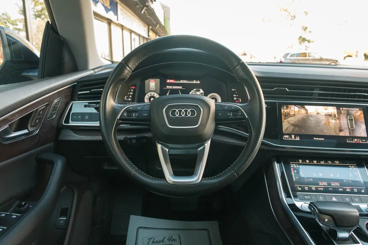 Audi Q8 снимка Audi Q8