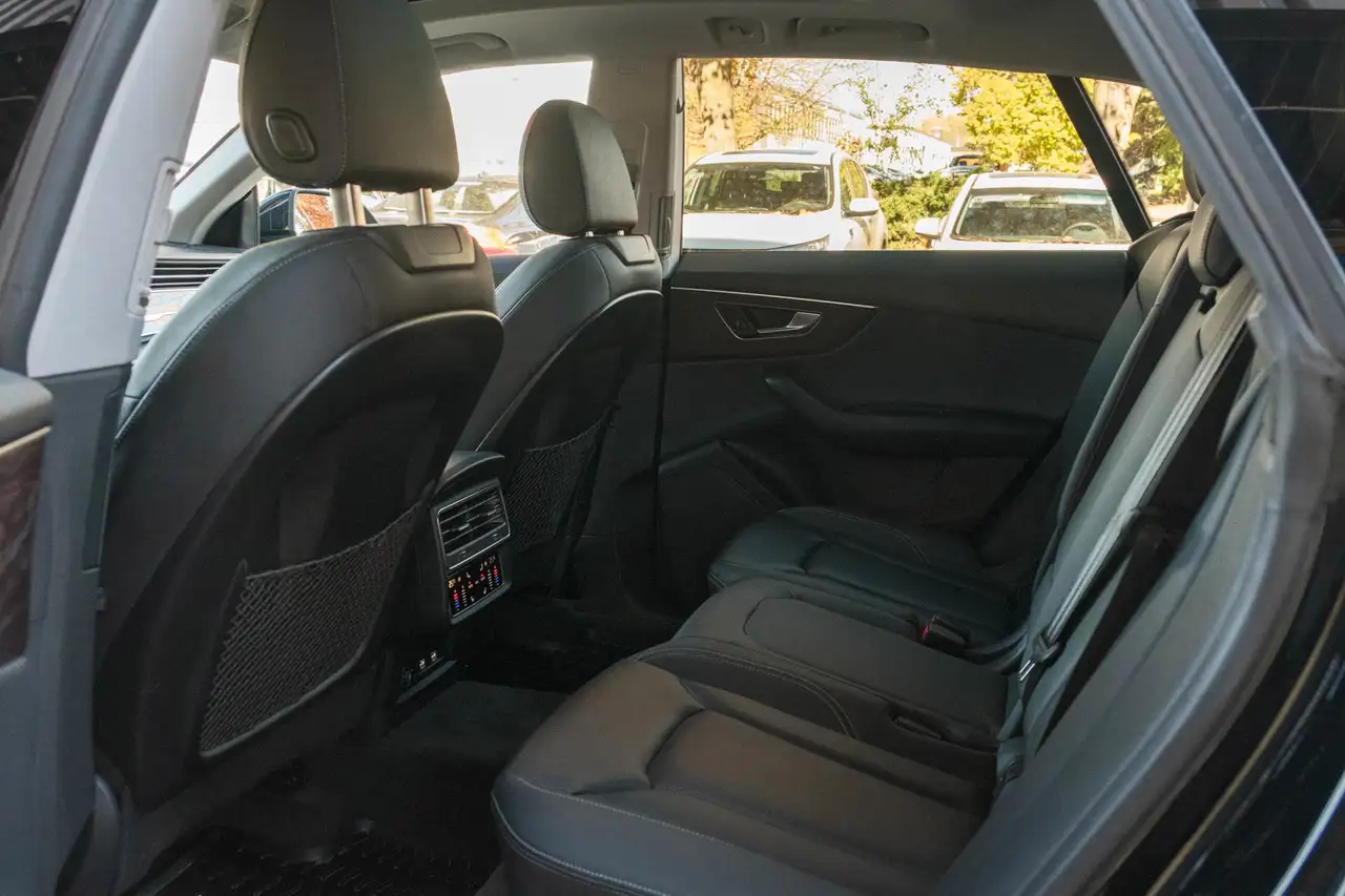 Audi Q8 снимка Audi Q8