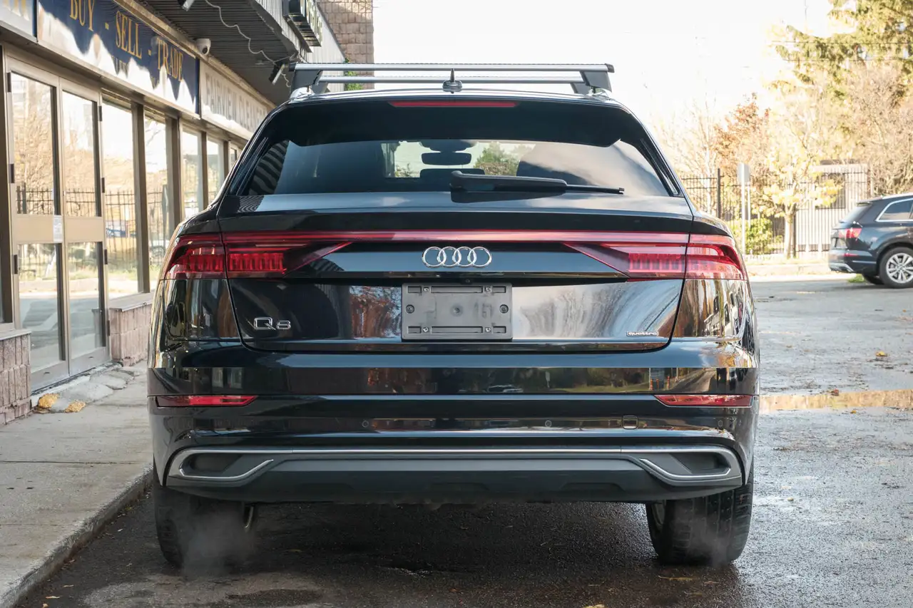Audi Q8 снимка Audi Q8