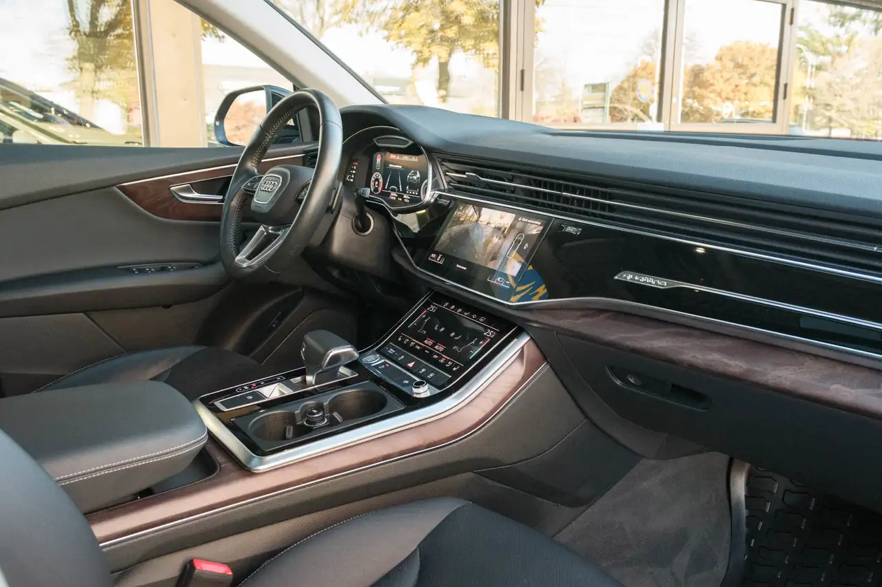 Audi Q8 снимка Audi Q8