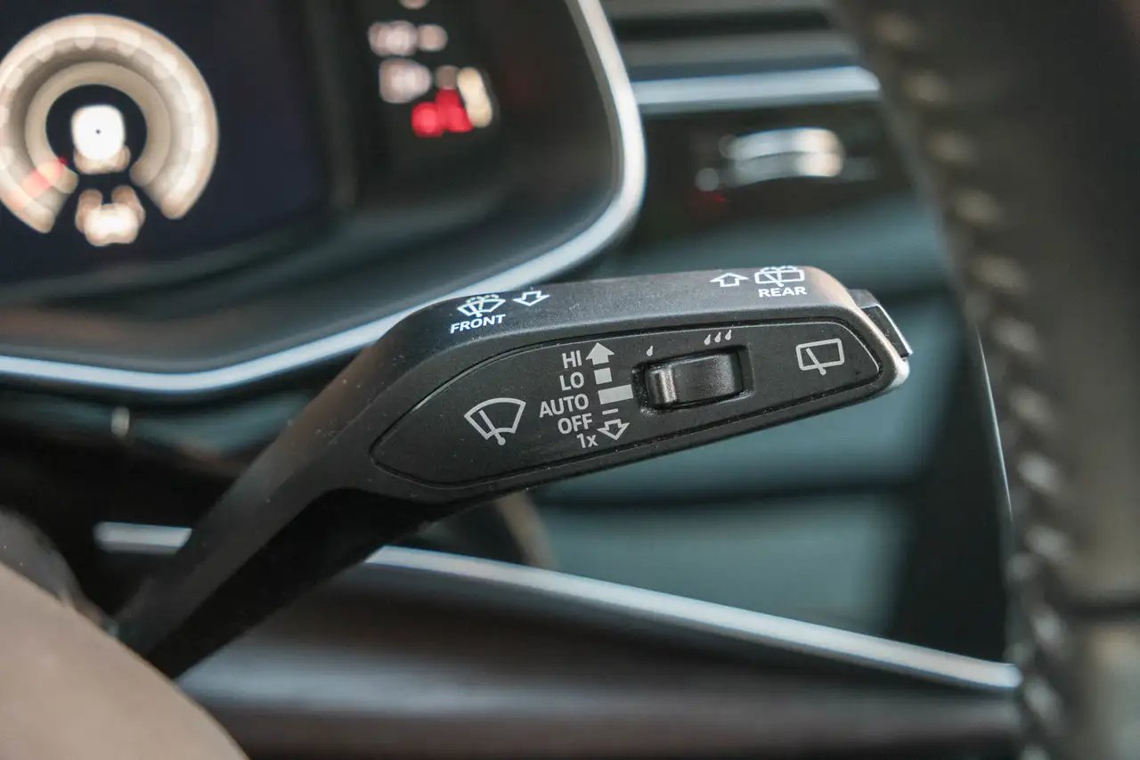 Audi Q8 снимка Audi Q8