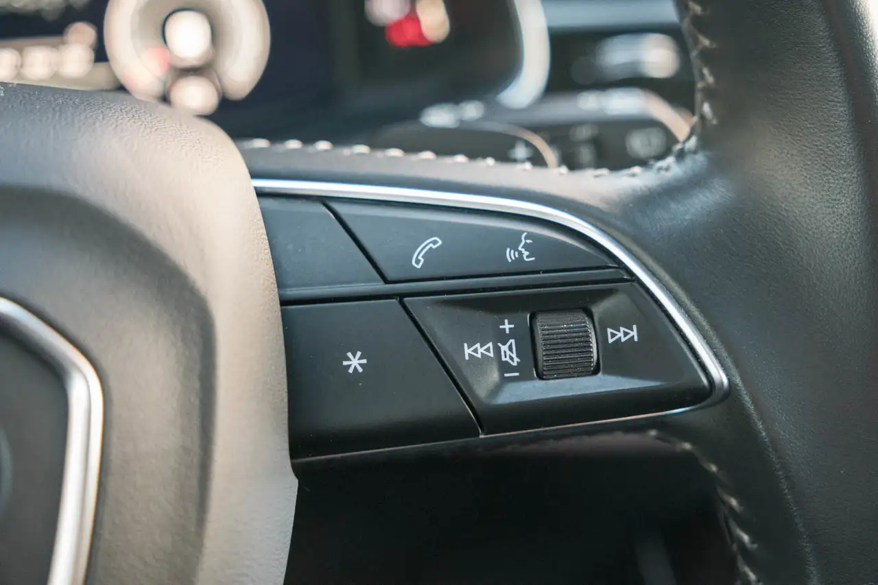 Audi Q8 снимка Audi Q8