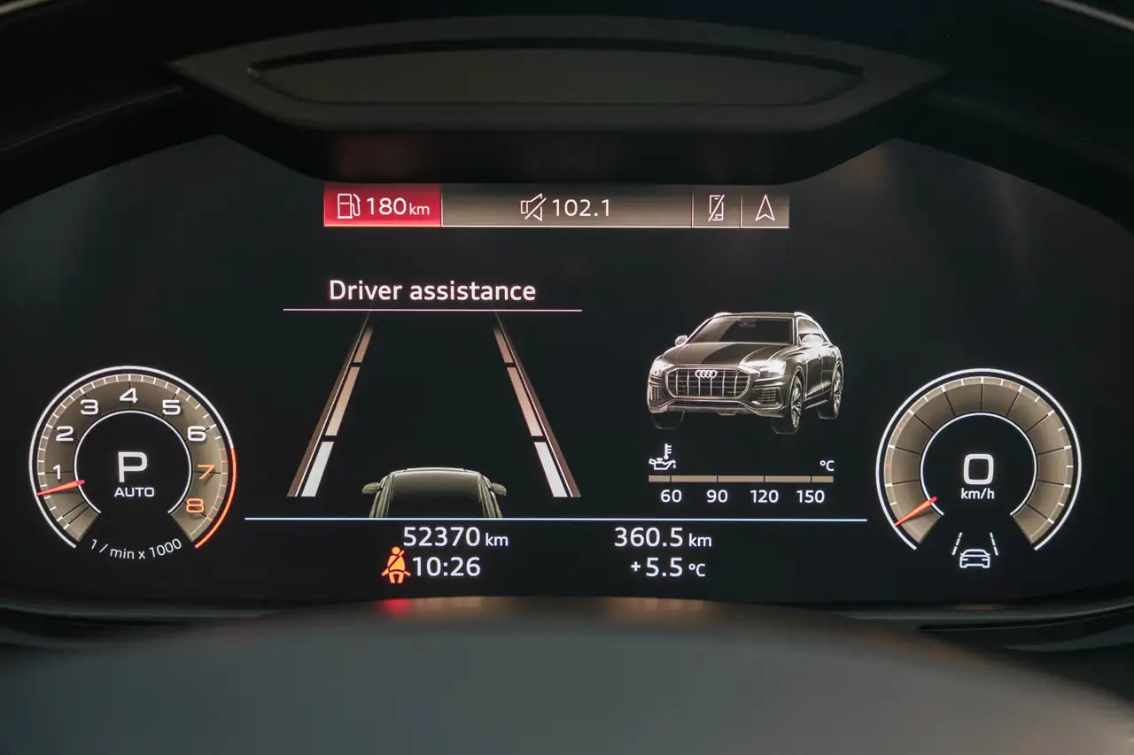 Audi Q8 снимка Audi Q8