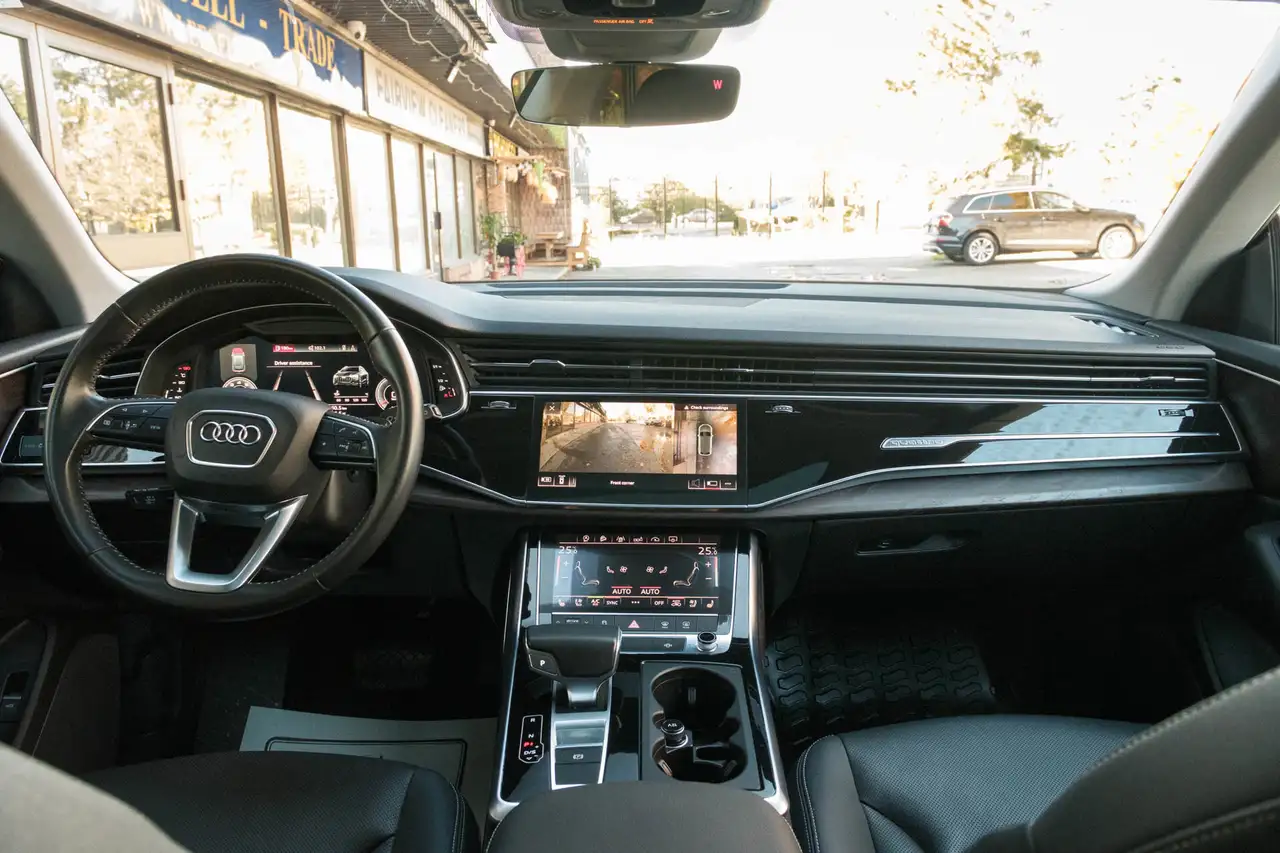 Audi Q8 снимка Audi Q8