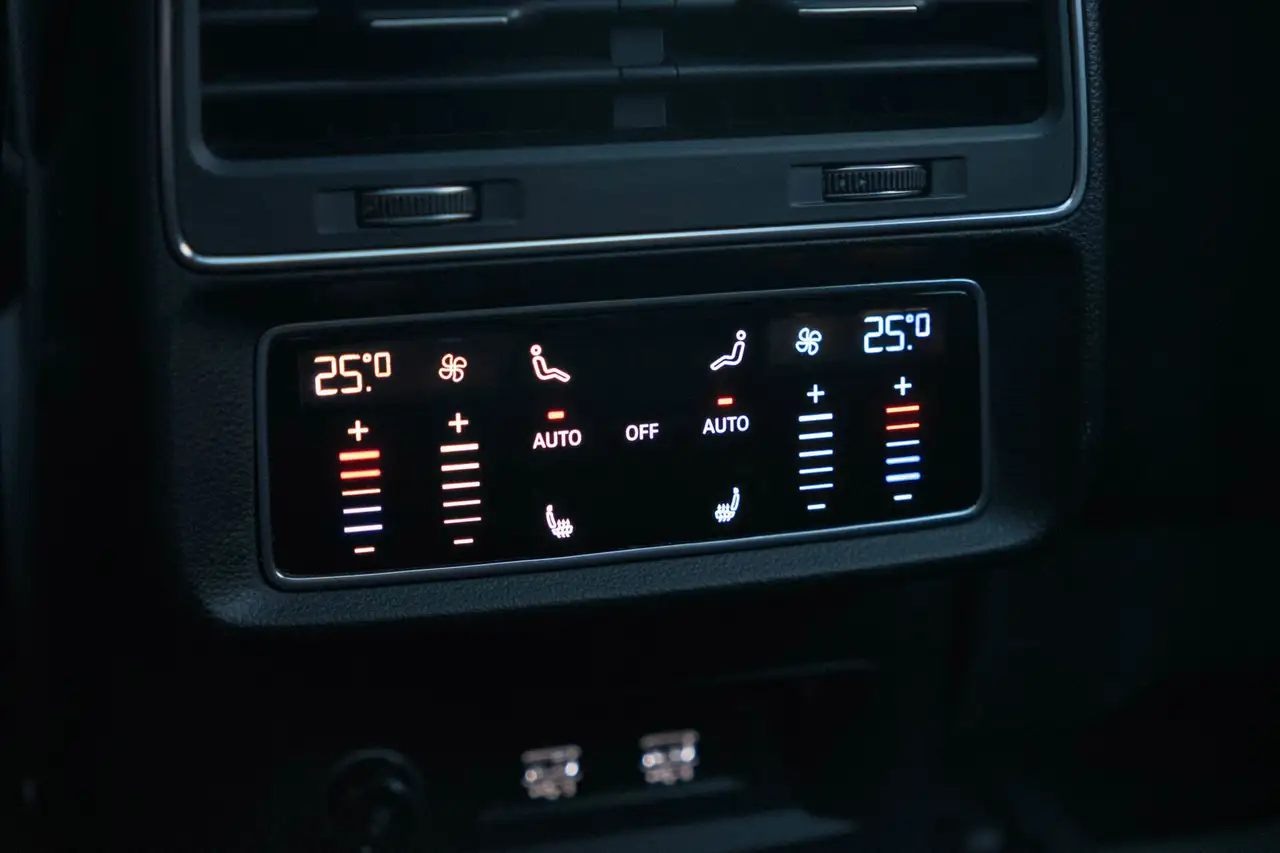 Audi Q8 снимка Audi Q8