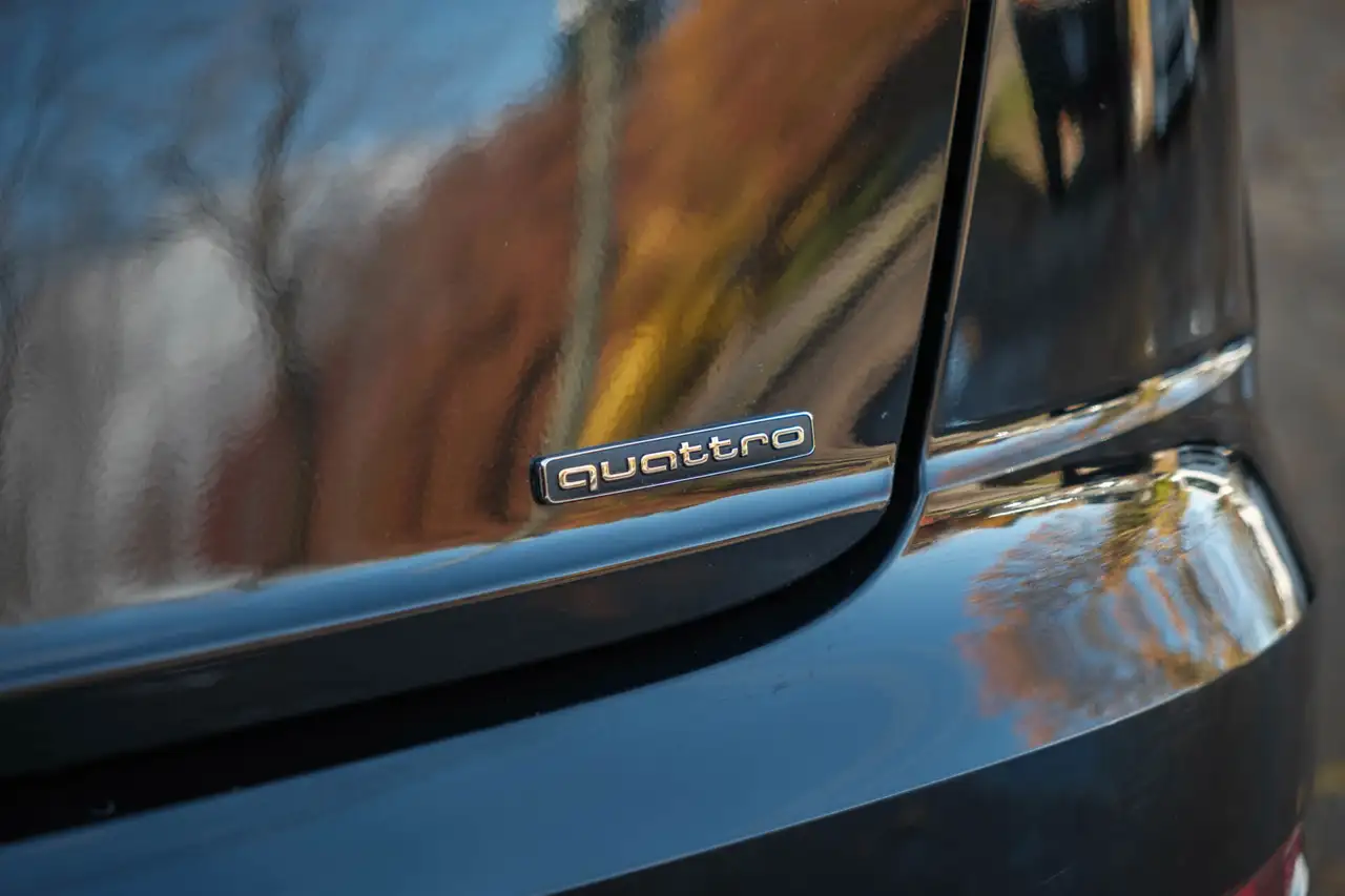 Audi Q8 снимка Audi Q8