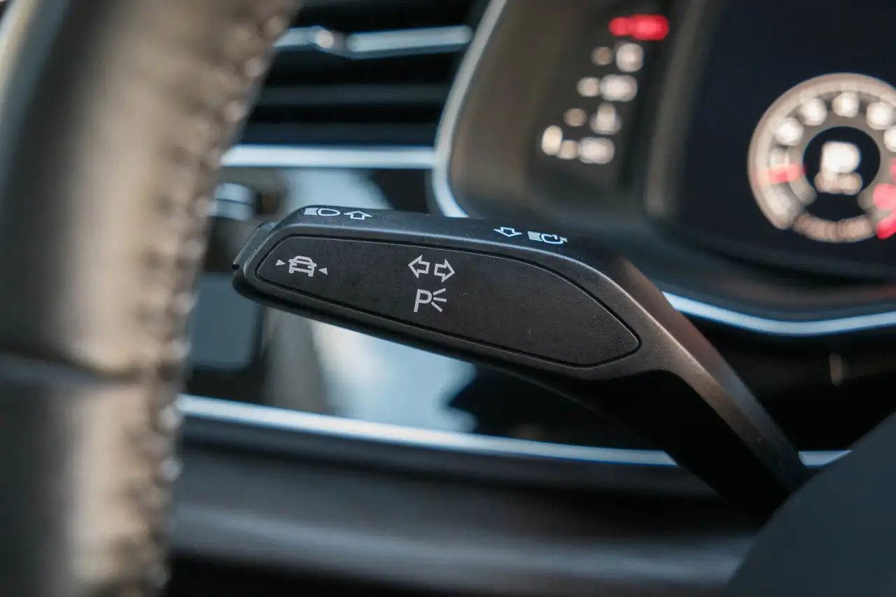 Audi Q8 снимка Audi Q8