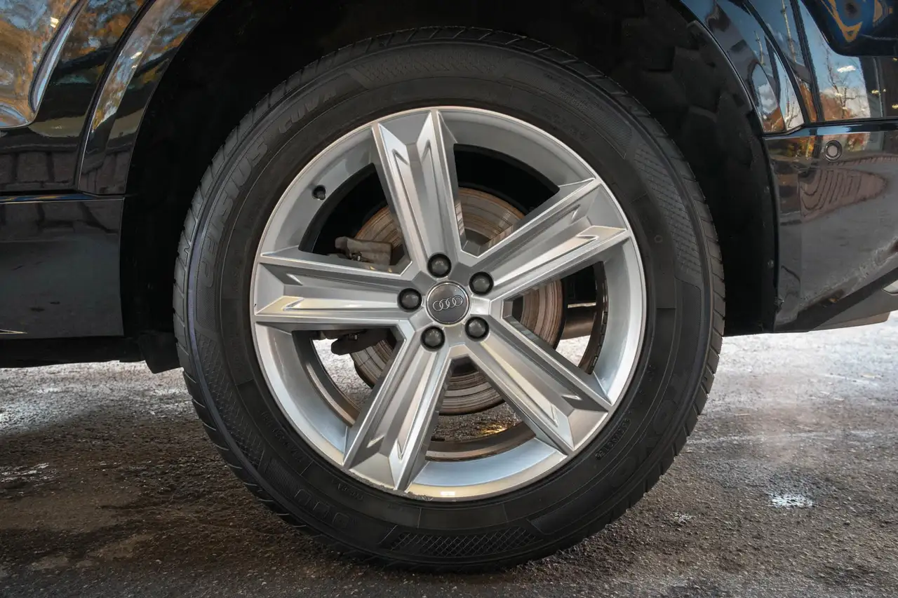 Audi Q8 снимка Audi Q8