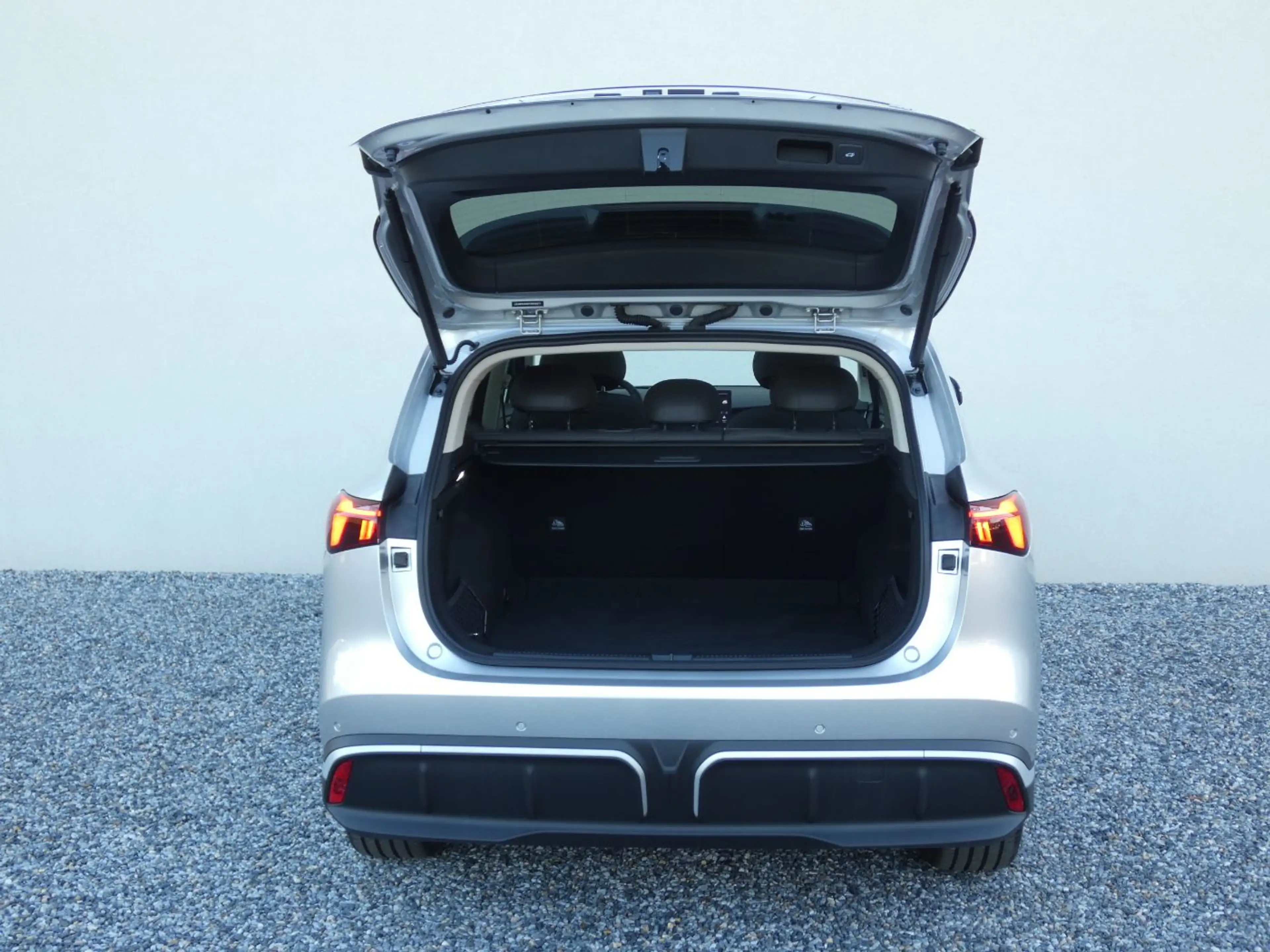 MG MGS6 EV Luxury 2WD +360°+HUD+LED+20Zoll+LRH — photo 10
