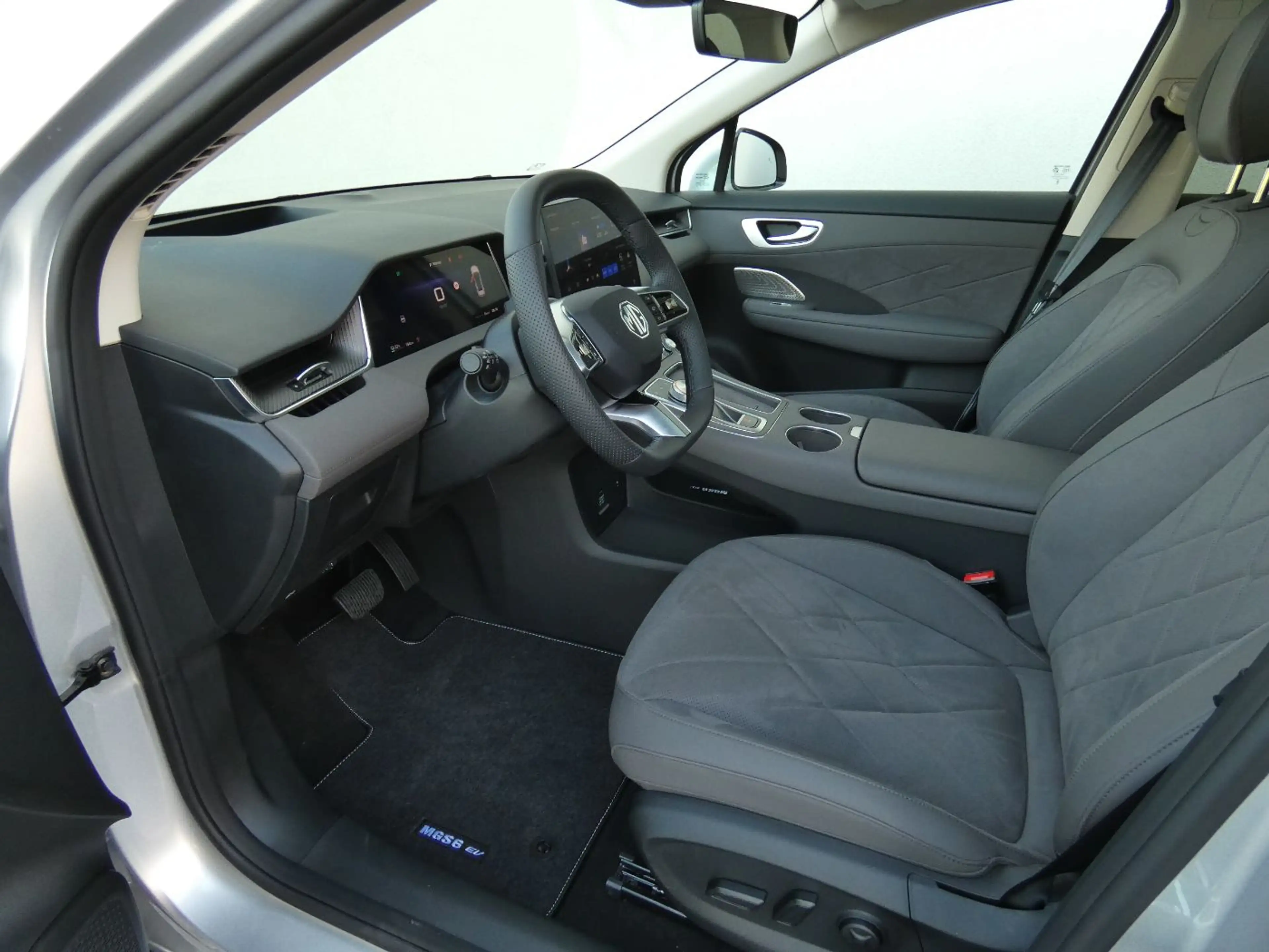 MG MGS6 EV Luxury 2WD +360°+HUD+LED+20Zoll+LRH — photo 12