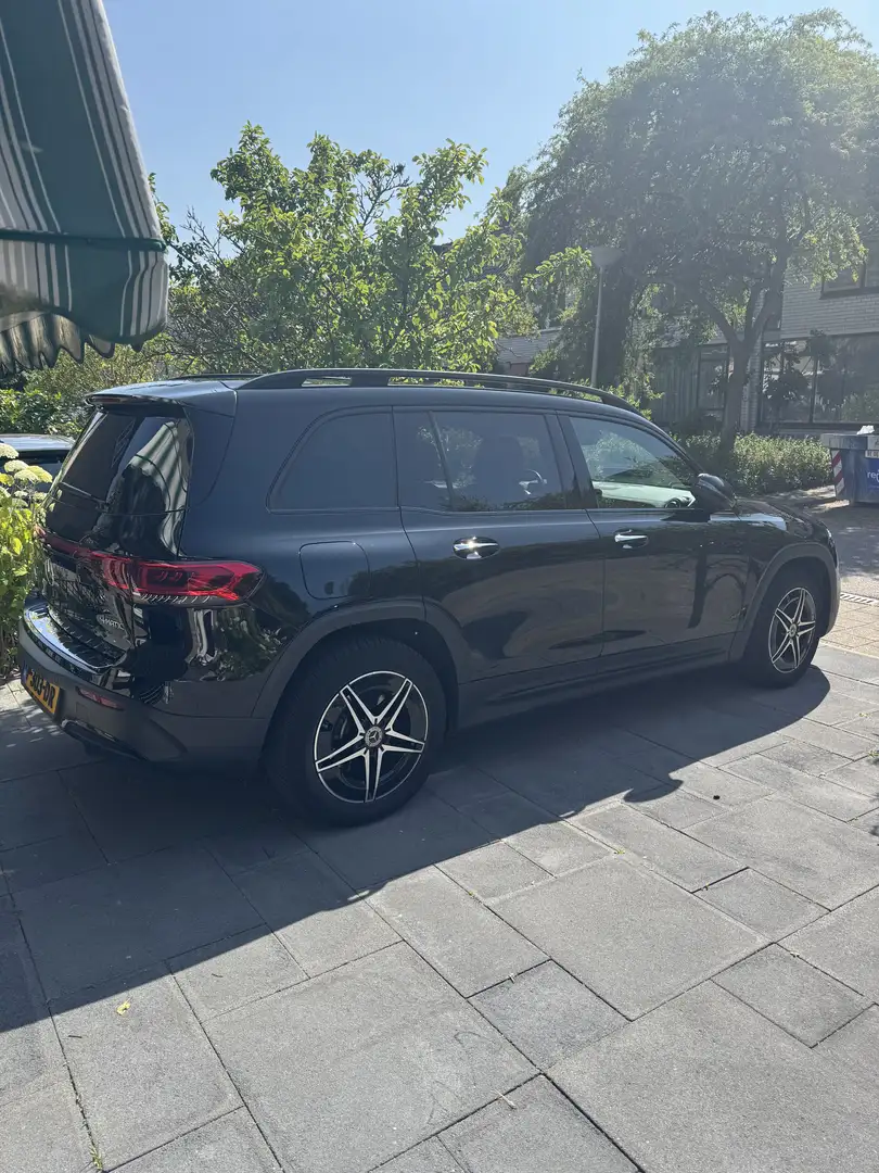 Mercedes-Benz EQB 300 4M. AMG Line 7p. Zwart - 1