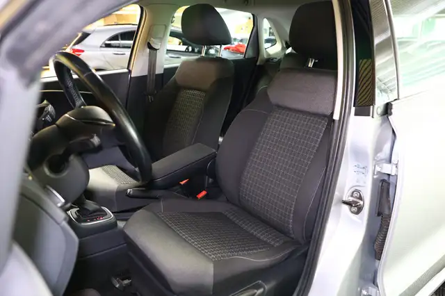Volkswagen Polo view 24
