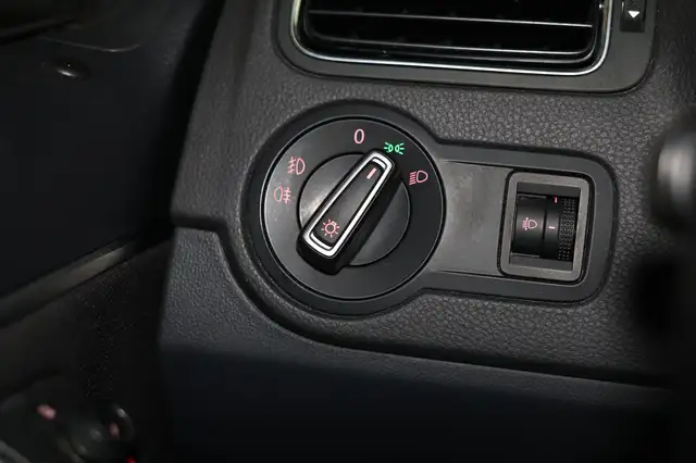 Volkswagen Polo view 13