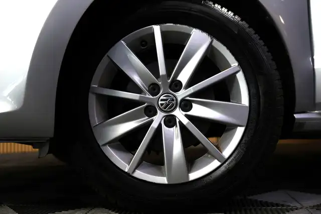 Volkswagen Polo view 5