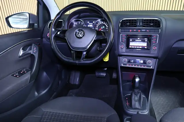 Volkswagen Polo view 28