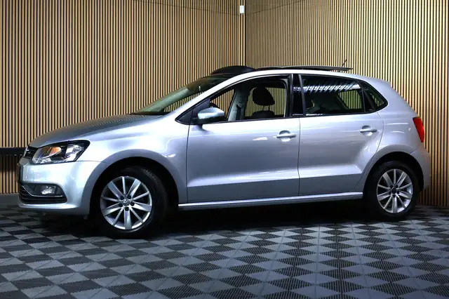 Volkswagen Polo view 3