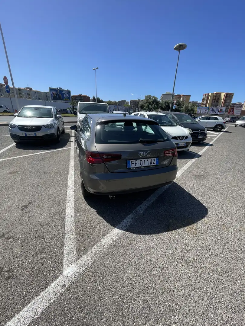 Audi A3 1.6 tdi ultra Attraction E6 - 2