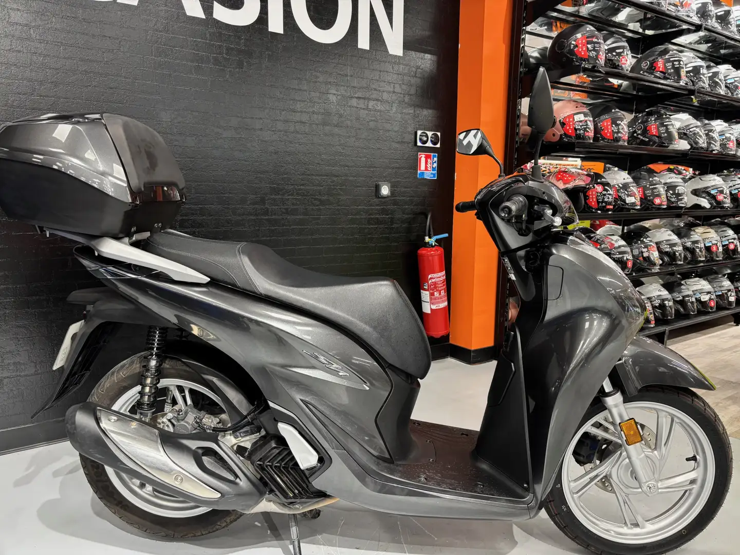 Honda SH 125 Gri - 2
