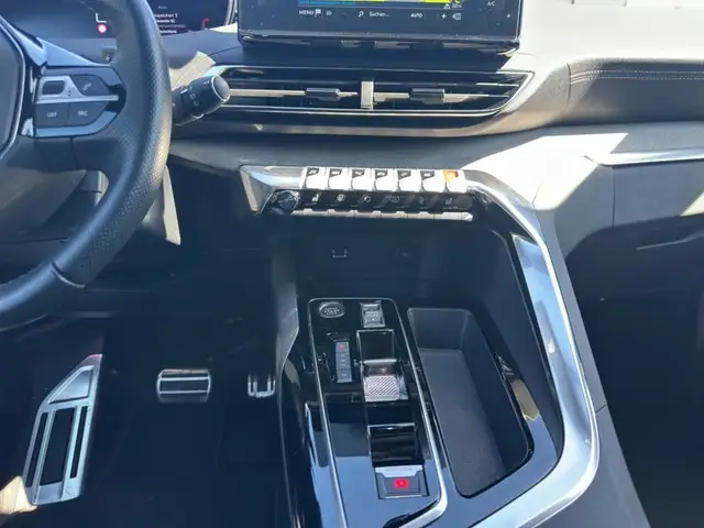 Peugeot 3008 view 11