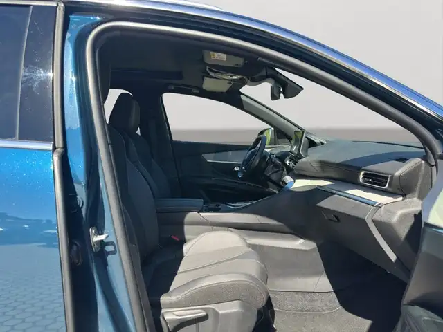 Peugeot 3008 view 9