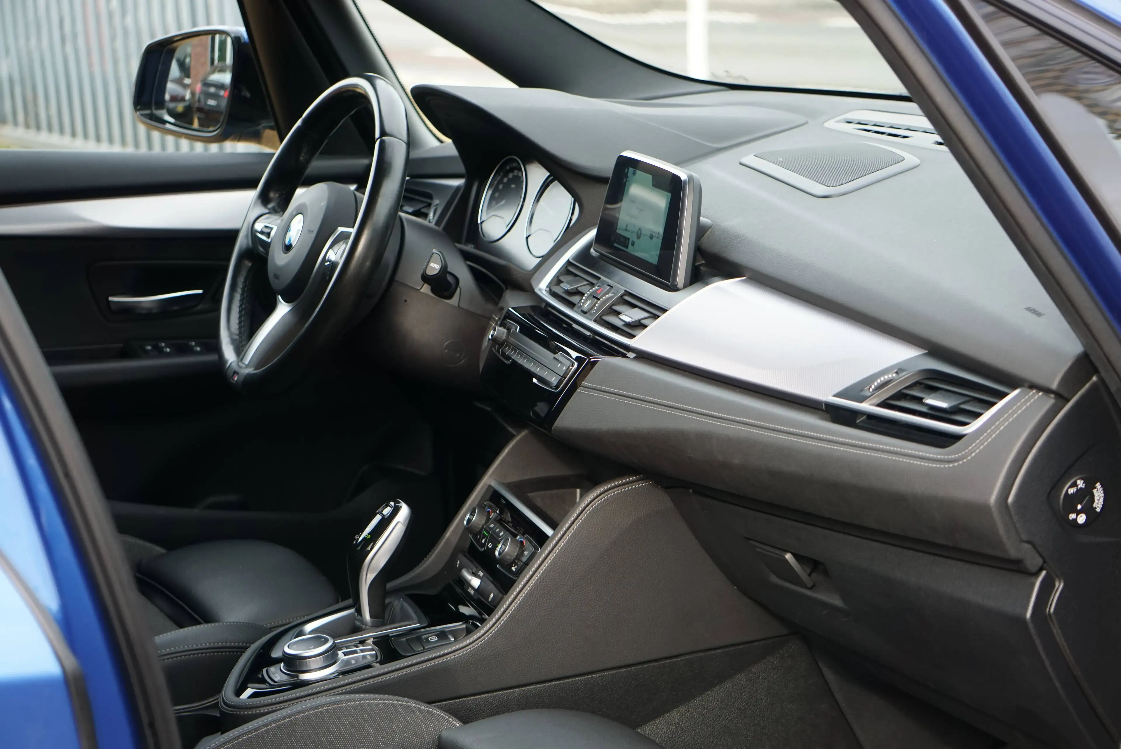 BMW 218 i Gran Tourer PACK M AUTO 7 PLACES CLIMTRONIC PDC CARNET — photo 10