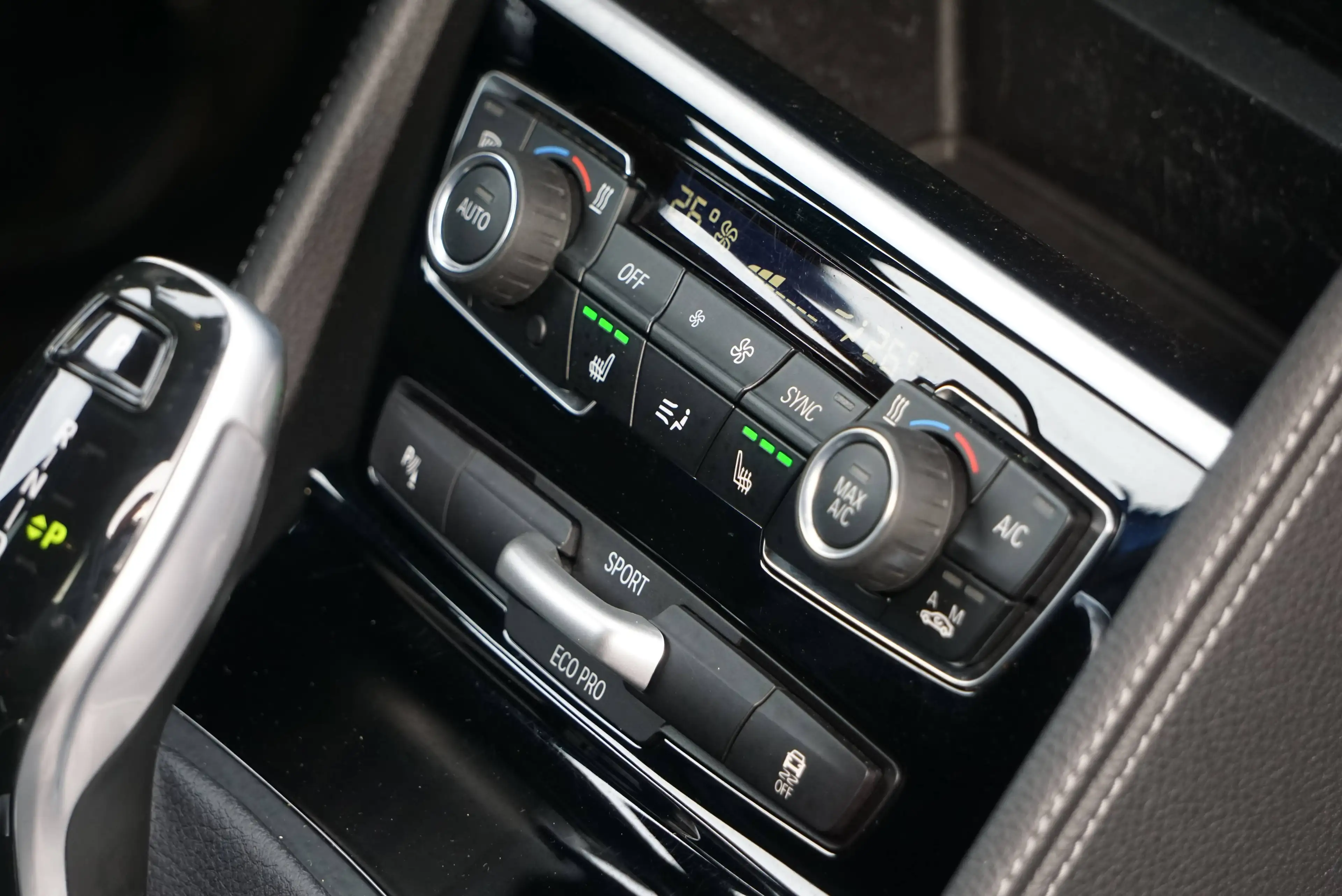 BMW 218 i Gran Tourer PACK M AUTO 7 PLACES CLIMTRONIC PDC CARNET — photo 13