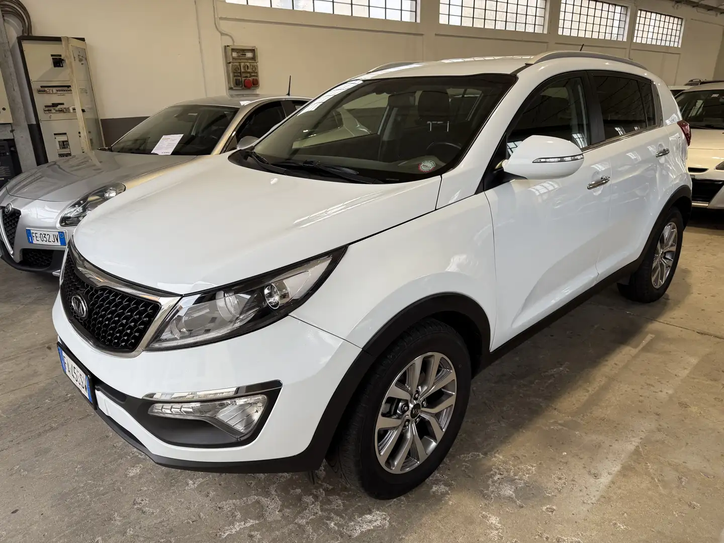 Kia Sportage 1.7 crdi Cool 2wd EURO 6 Weiß - 2