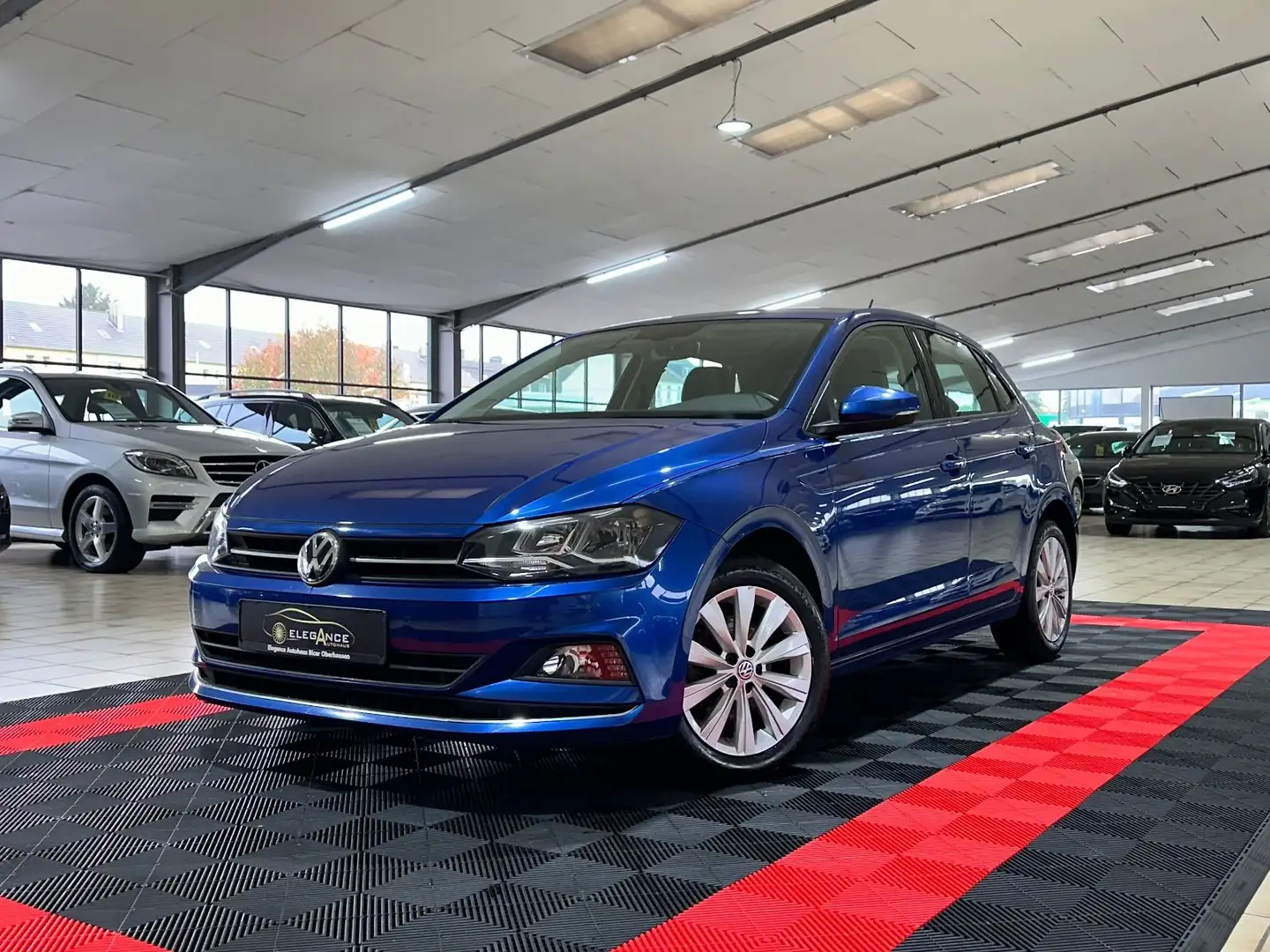 Volkswagen Polo VI Highline*ACTIV-INFO*ACC*NAVI*AUTOMATIK* Bleu - 1