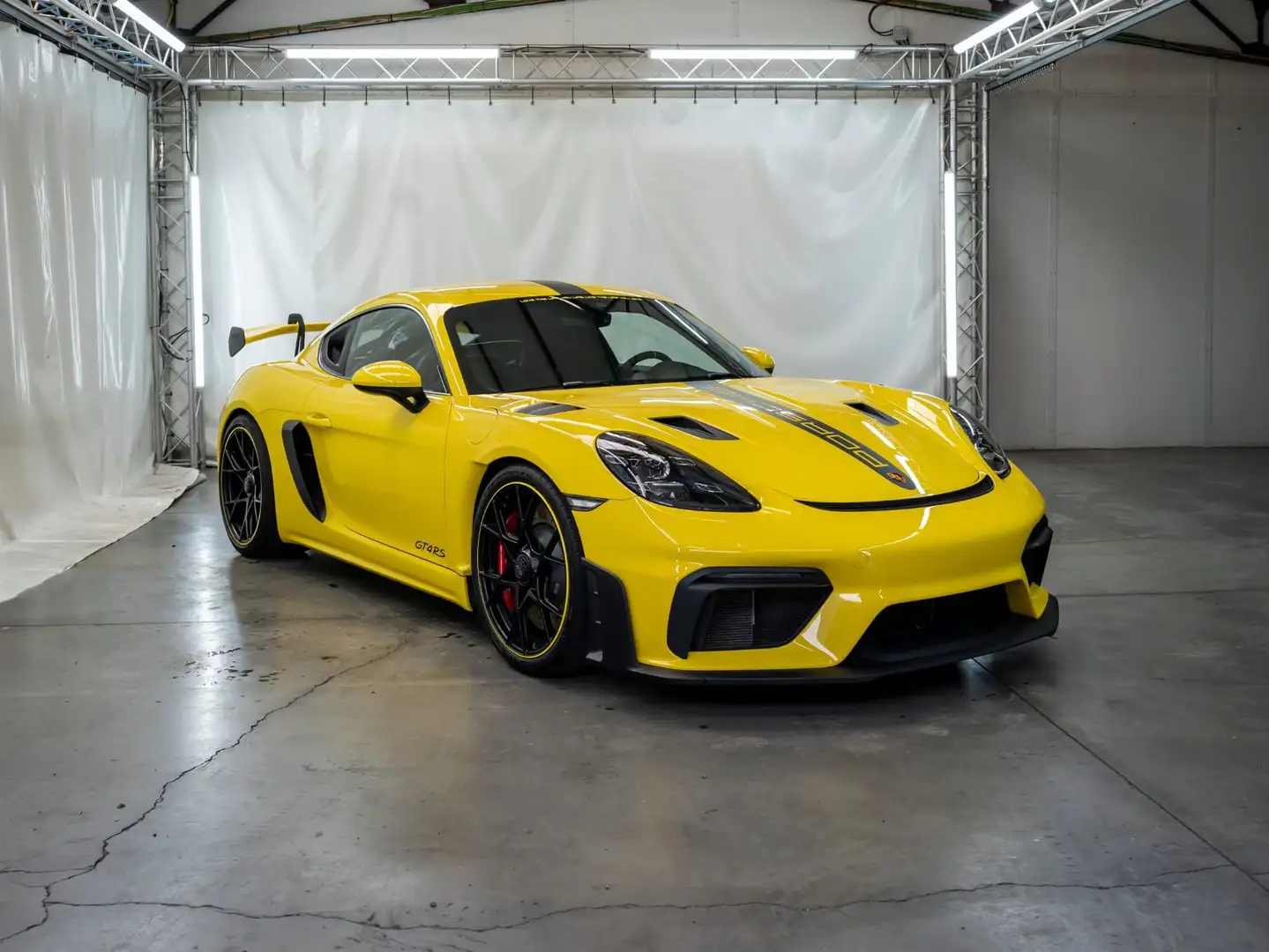 Porsche 718 Cayman GT4 RS Amarillo - 1