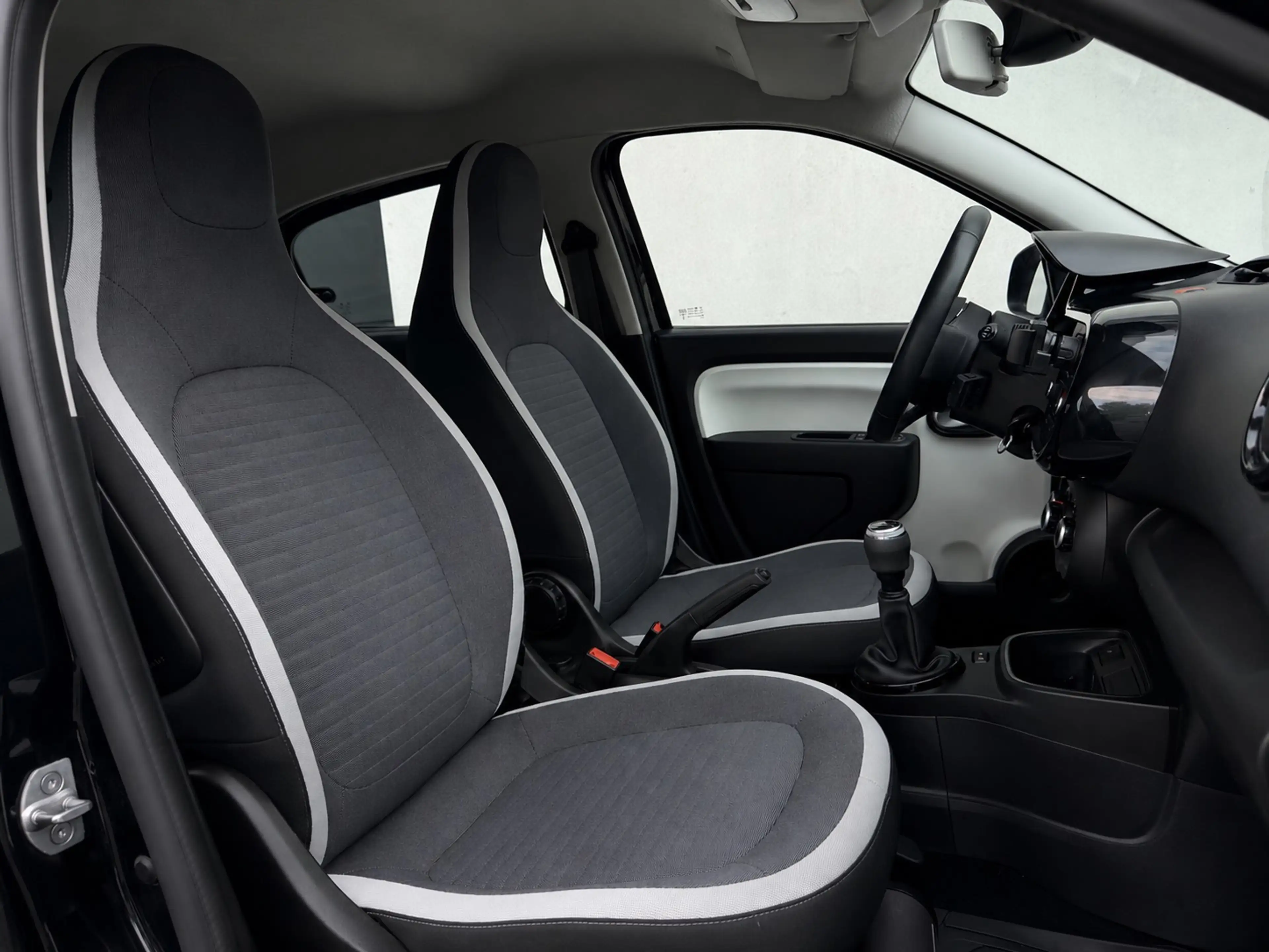 Renault Twingo Twingo 1.0 essence 2020 73 cv/ CLIM/BT/DA — photo 10