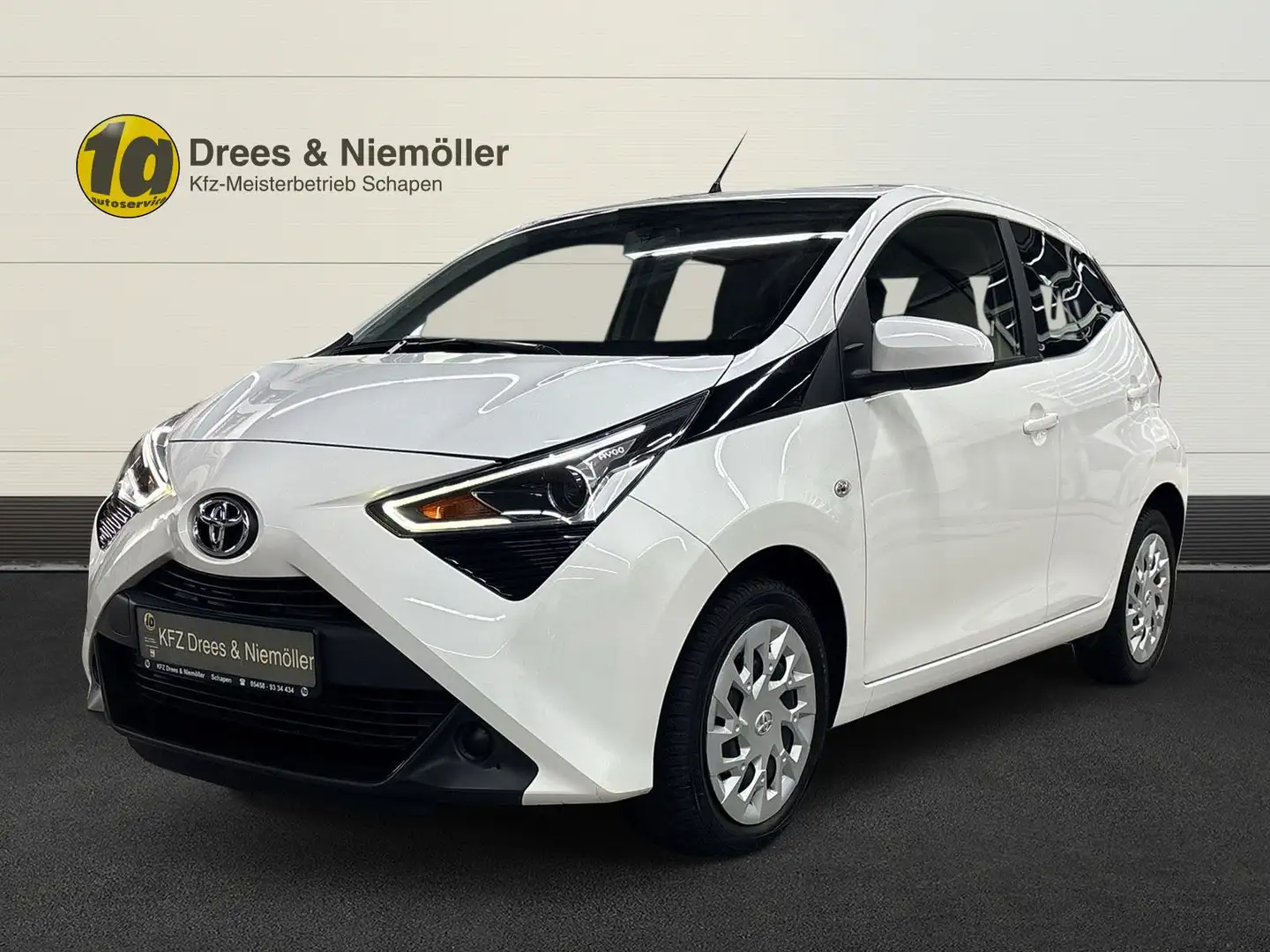 Toyota Aygo AYGO x-play+DAB+SHZ+Kamera+Tempo+Klima+GJR Weiß - 1