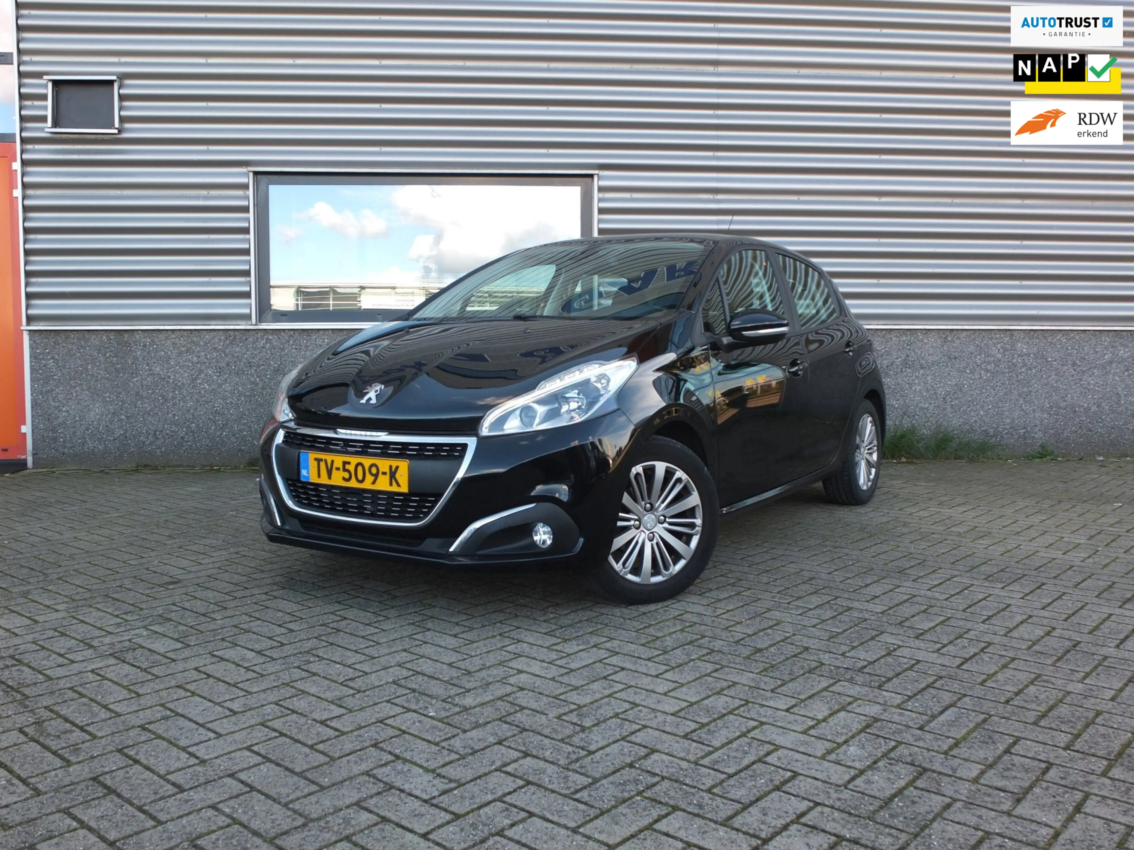 Peugeot 208 1.2 Signature | Navigatie | Cruise | Airco