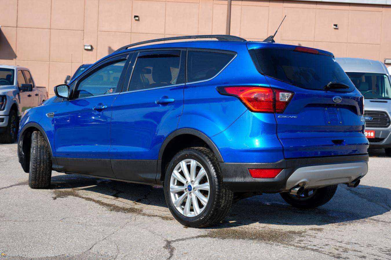 2019 Ford Escape SEL 4WD LOW KM LEATHER PANO ROOF — снимка 1