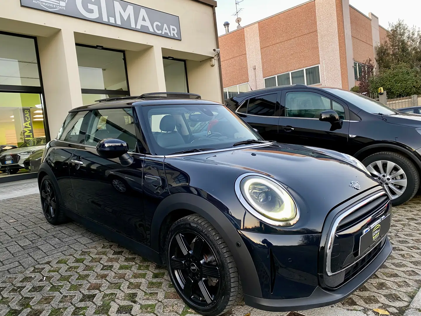 MINI Cooper 3p 1.5 Essential auto *TETTO*PELLE*FULL OPTIONAL Nero - 1