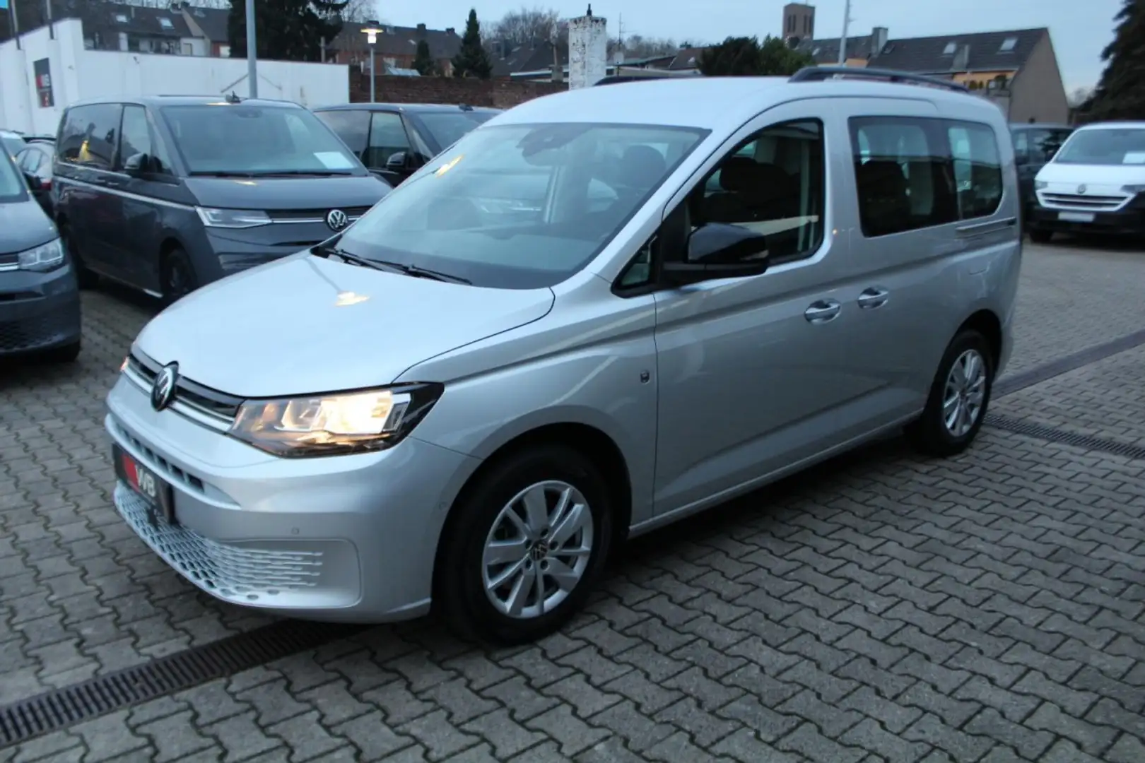Volkswagen Caddy LIFE 2.0 TDI DSG / NAVI / ACC / CLIMATRONIC Klima Silber - 2