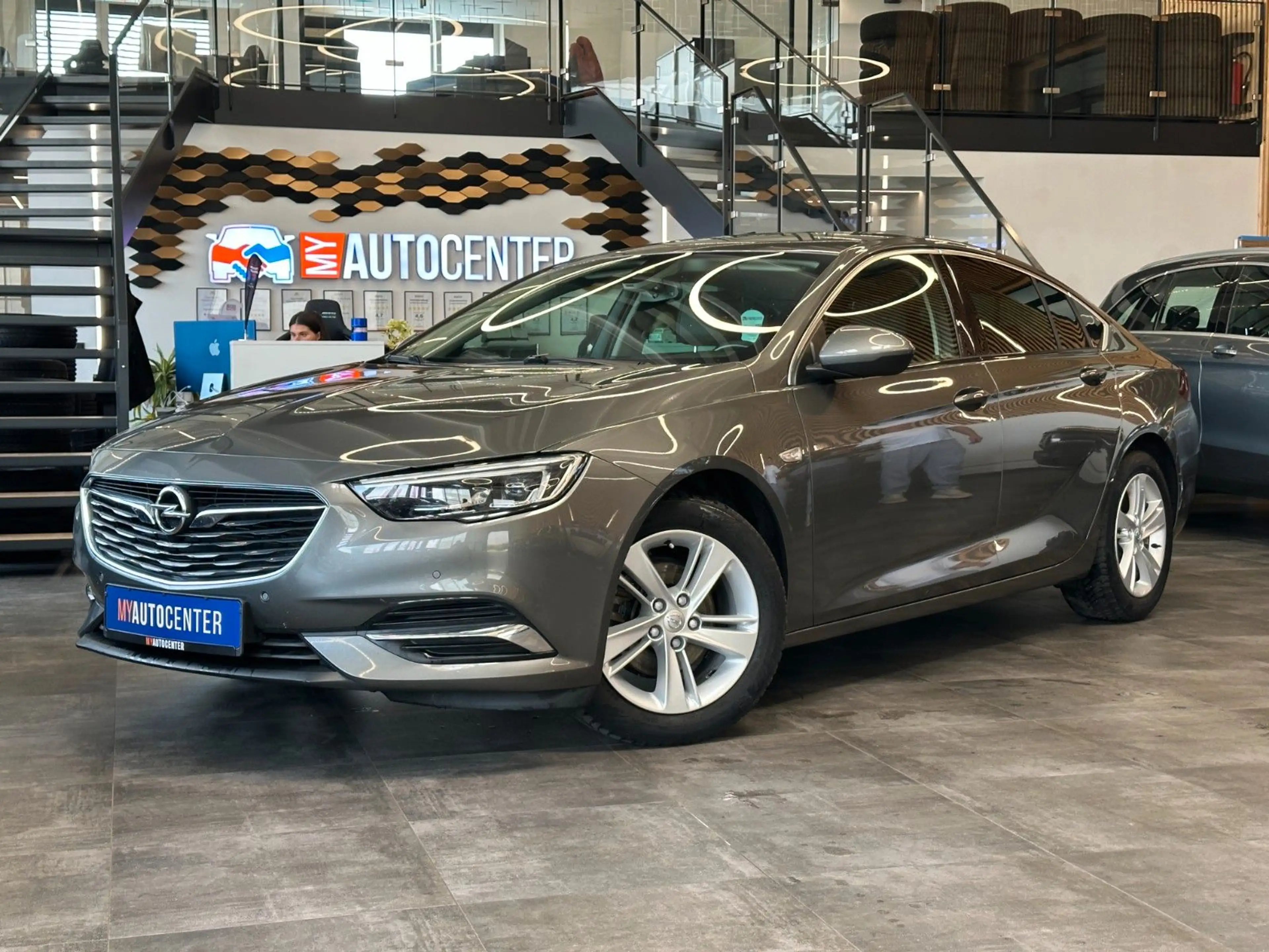 Opel Insignia B*LKHZ*2-ZONEN*LED*CARPLAY*CAMERA*