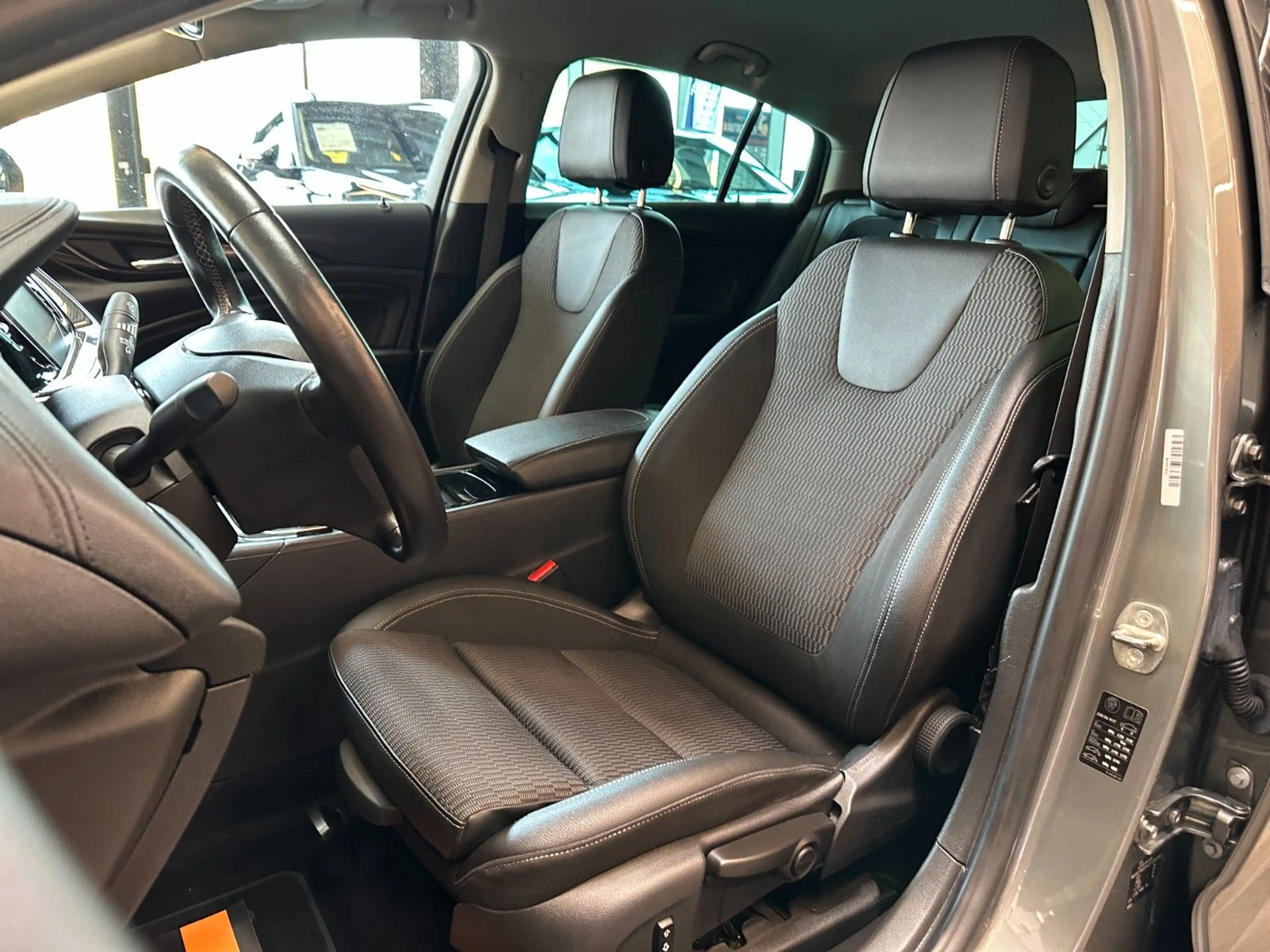 Opel Insignia B*LKHZ*2-ZONEN*LED*CARPLAY*CAMERA* — photo 8