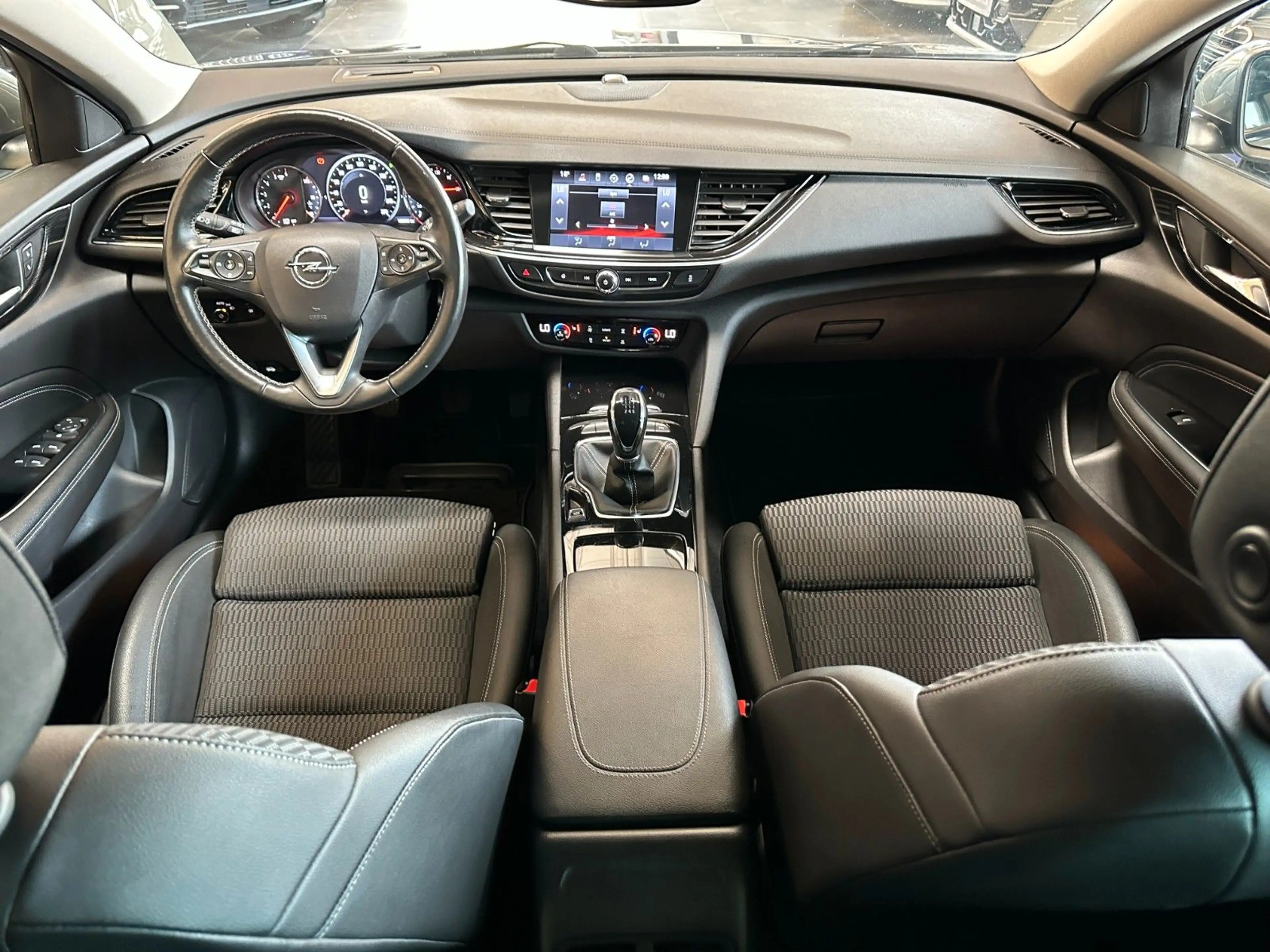 Opel Insignia B*LKHZ*2-ZONEN*LED*CARPLAY*CAMERA* — photo 6