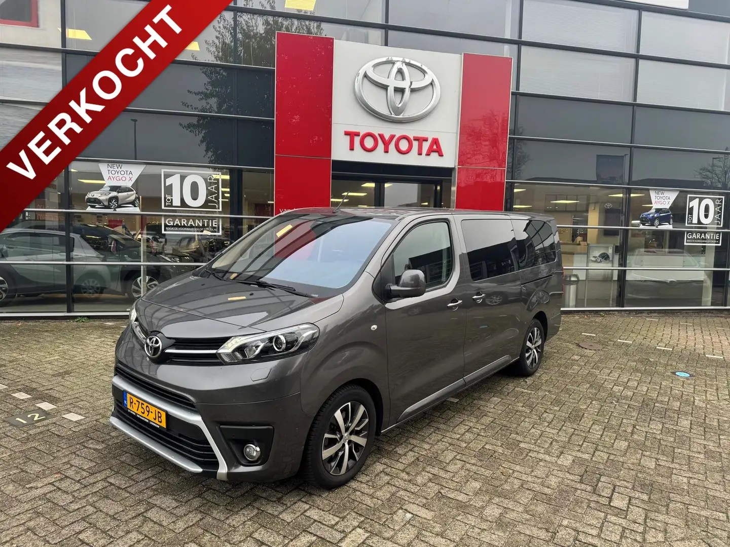Toyota Proace Verso Long 2.0 D-4D 177pk Aut Dynamic Grijs - 1