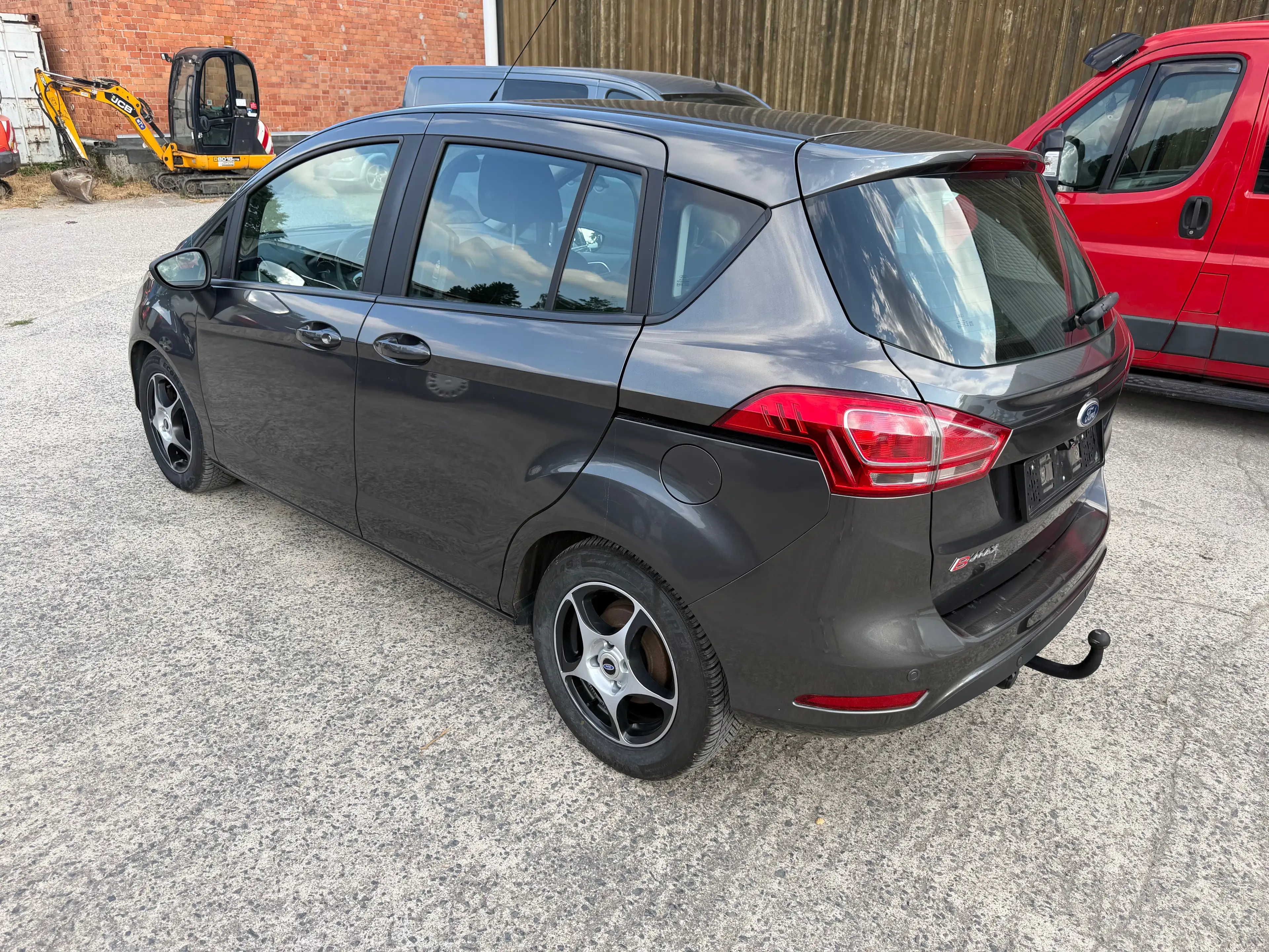 Ford B-Max B-Max 1.6i Ti-VCT Trend PowerShift — photo 2