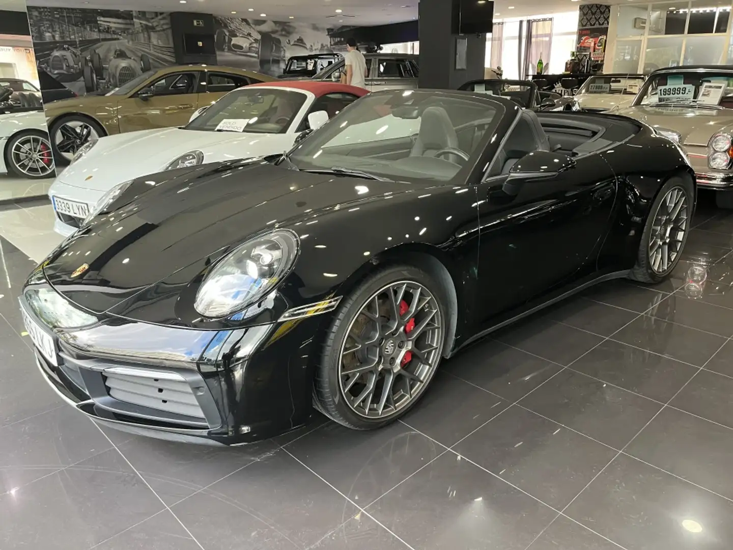Porsche 992 Carrera S Cabriolet PDK Schwarz - 2