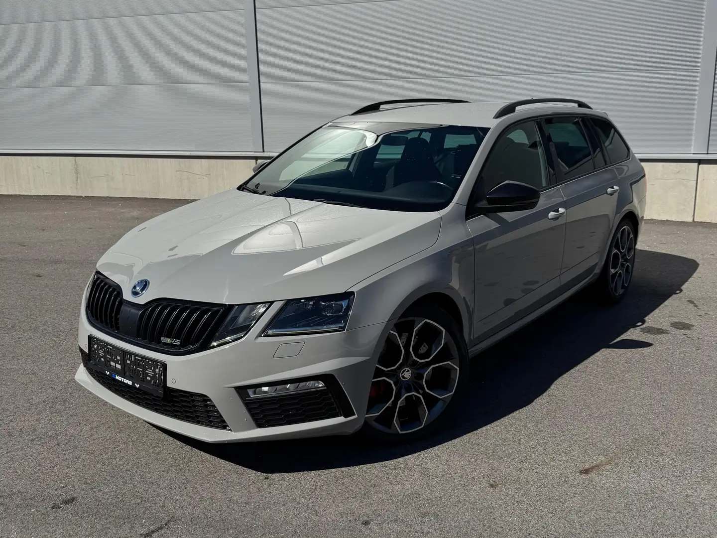Skoda Octavia RS 245 Grau - 1